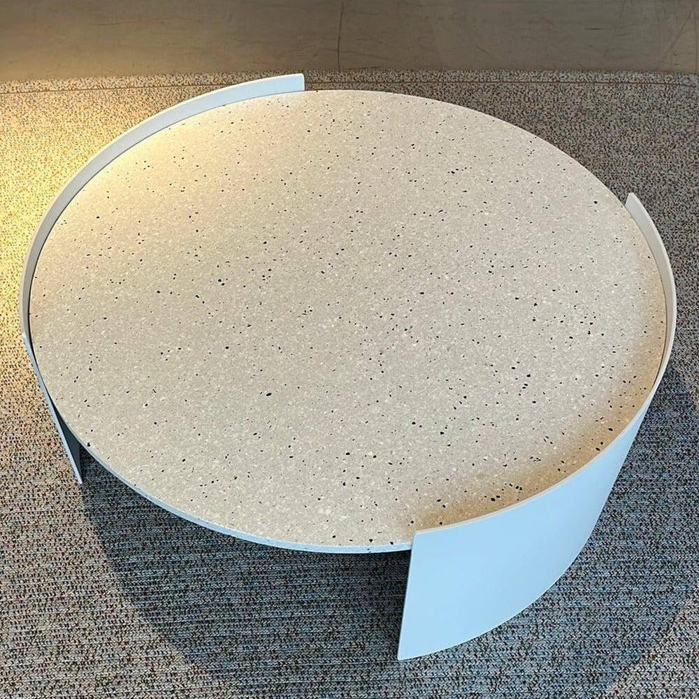 Cassina - Beistelltisch Bowy Groß Platte Recyceltes RFM Grau Weiß Gestell Aluminium Grau Lackiert Texturiert - 4