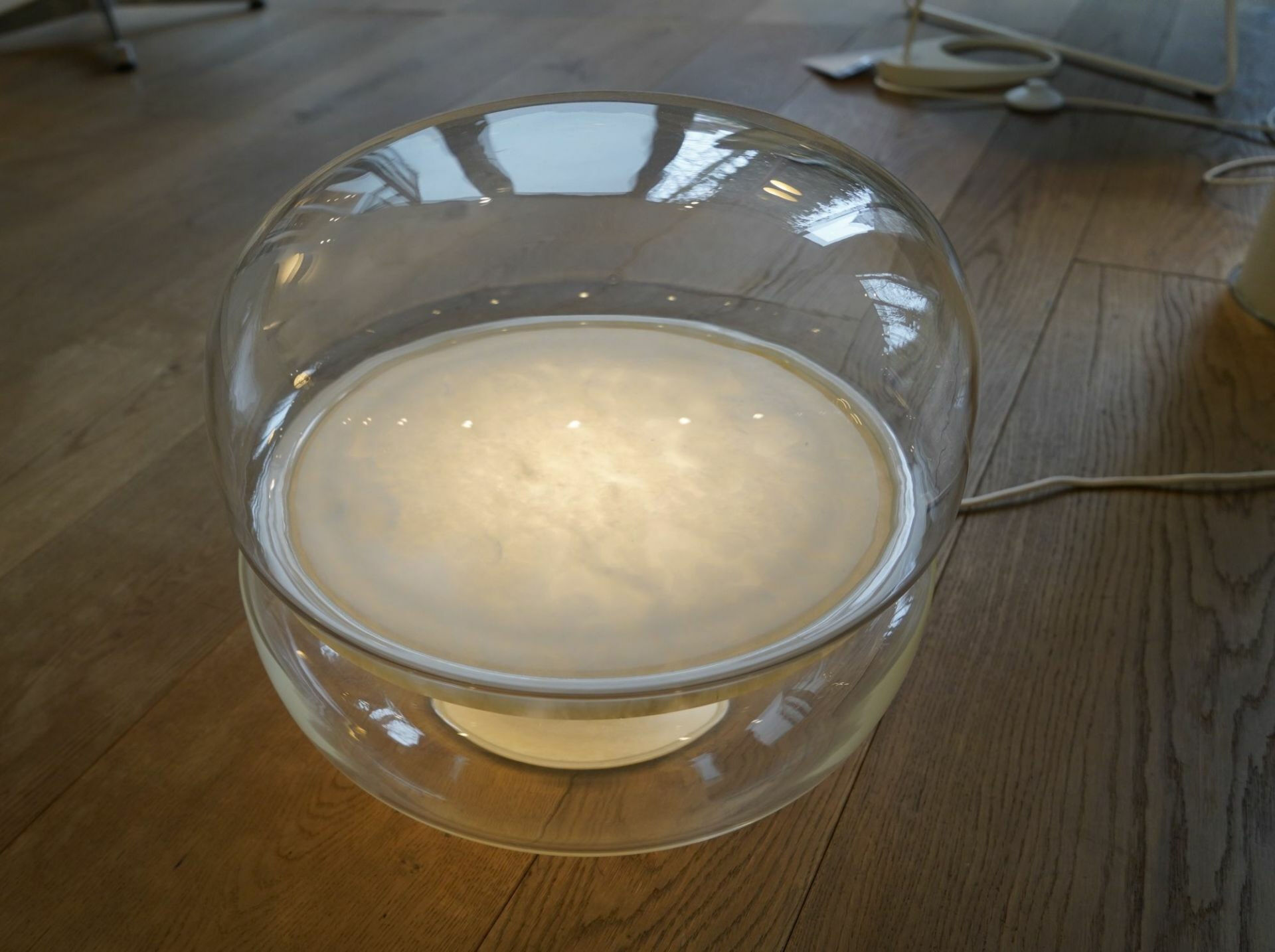 Brokis - Tischleuchte Macaron Medium PC1039 Klarglas Mit Trennscheibe Sockel Onyx Weiß Textilkabel Weiß - 2