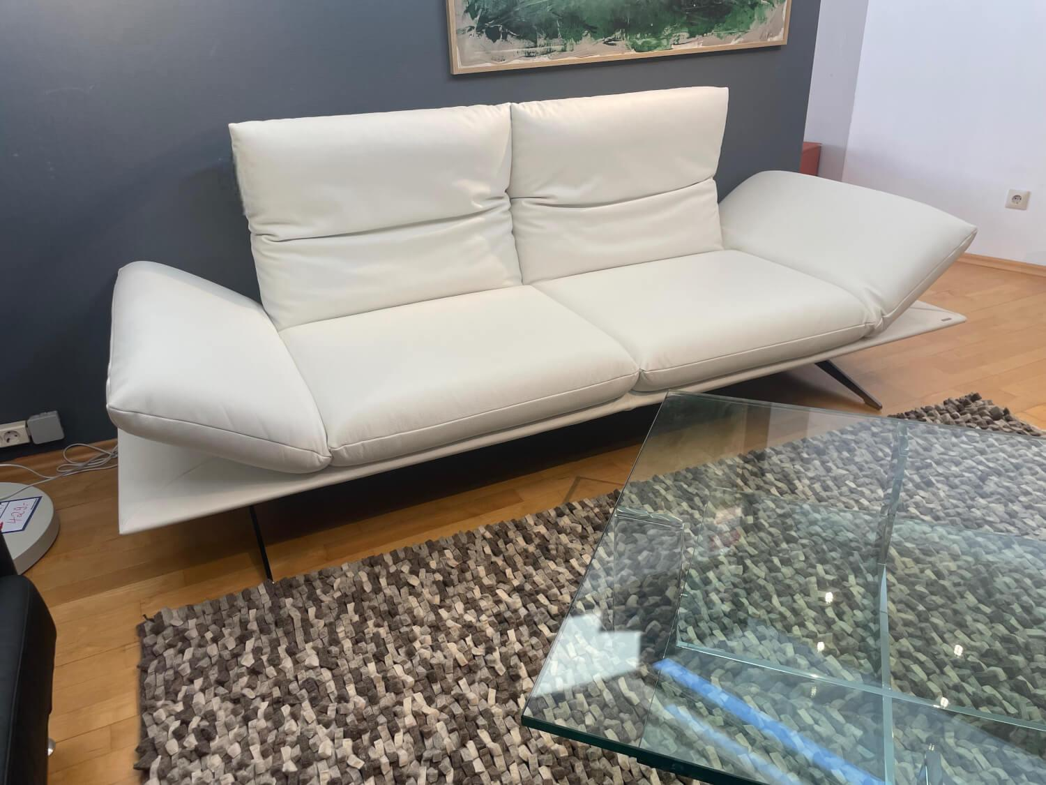 Koinor - Sofa Francis Leder Bull Latte Weiß Füße Metallkufe Nickel Satiniert - 3