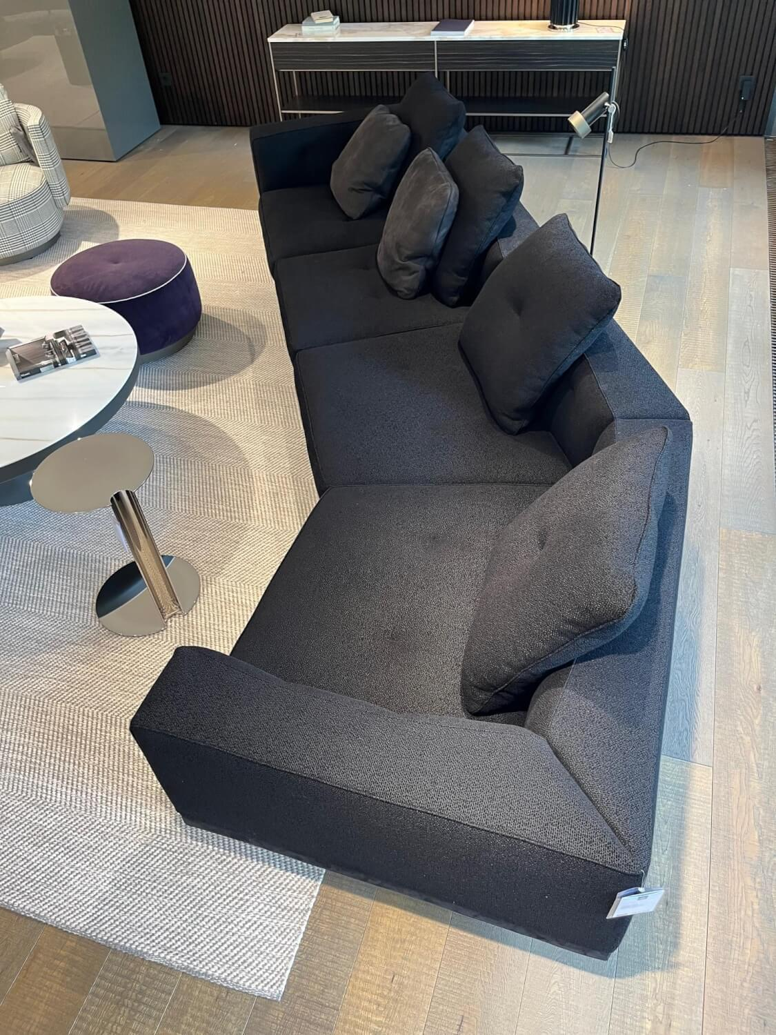 Minotti - Sofa Dylan Stoff Larry Col. 08 Nero Kat G Schwarz Gestell Metallkufen mit 2 zusätzlichen Kissen - 2