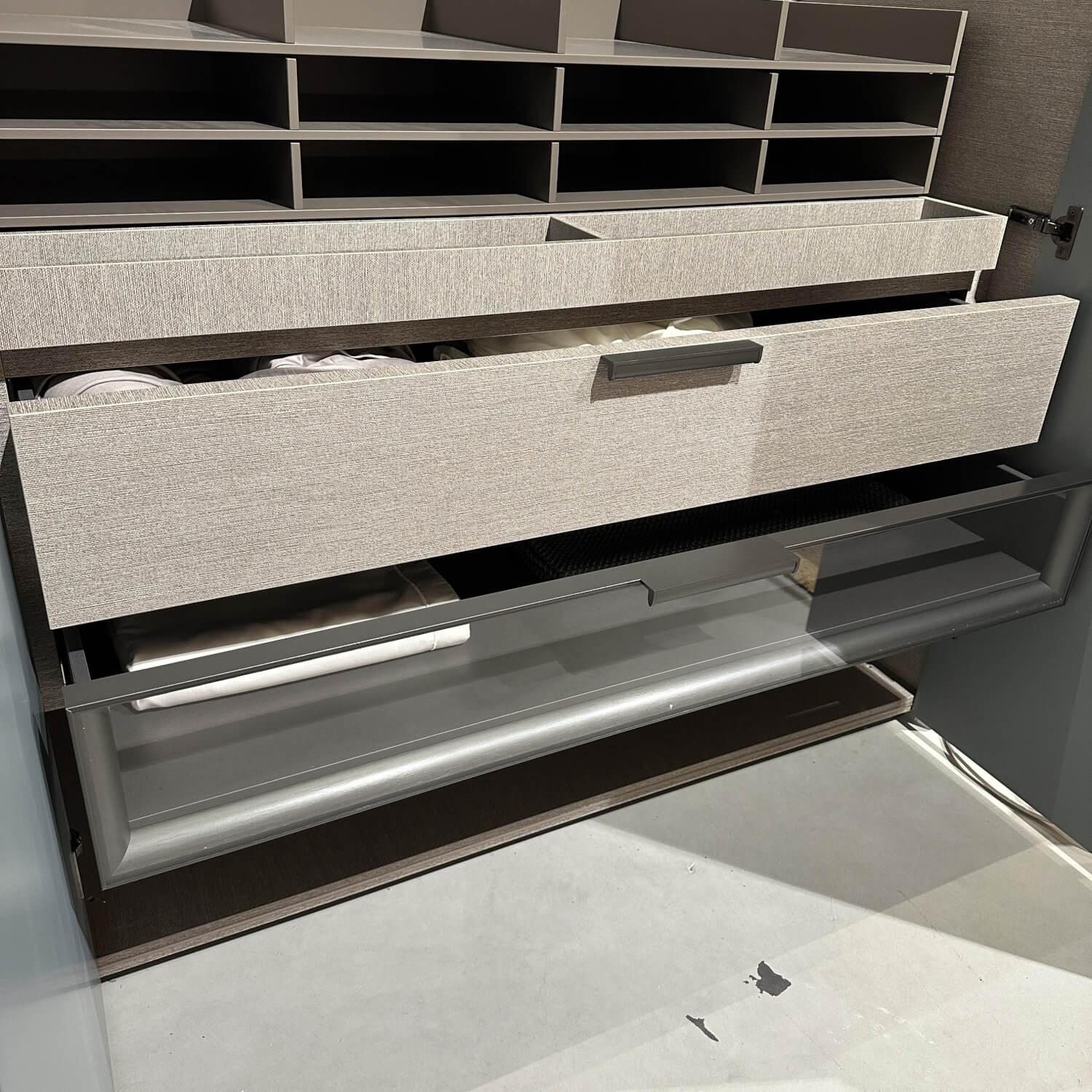 Molteni & C - Kleiderschrank Gliss Master Korpus Melaminbeschichtet Shantung Grau Front Lack Blaugrau Mit Drehtür - 3