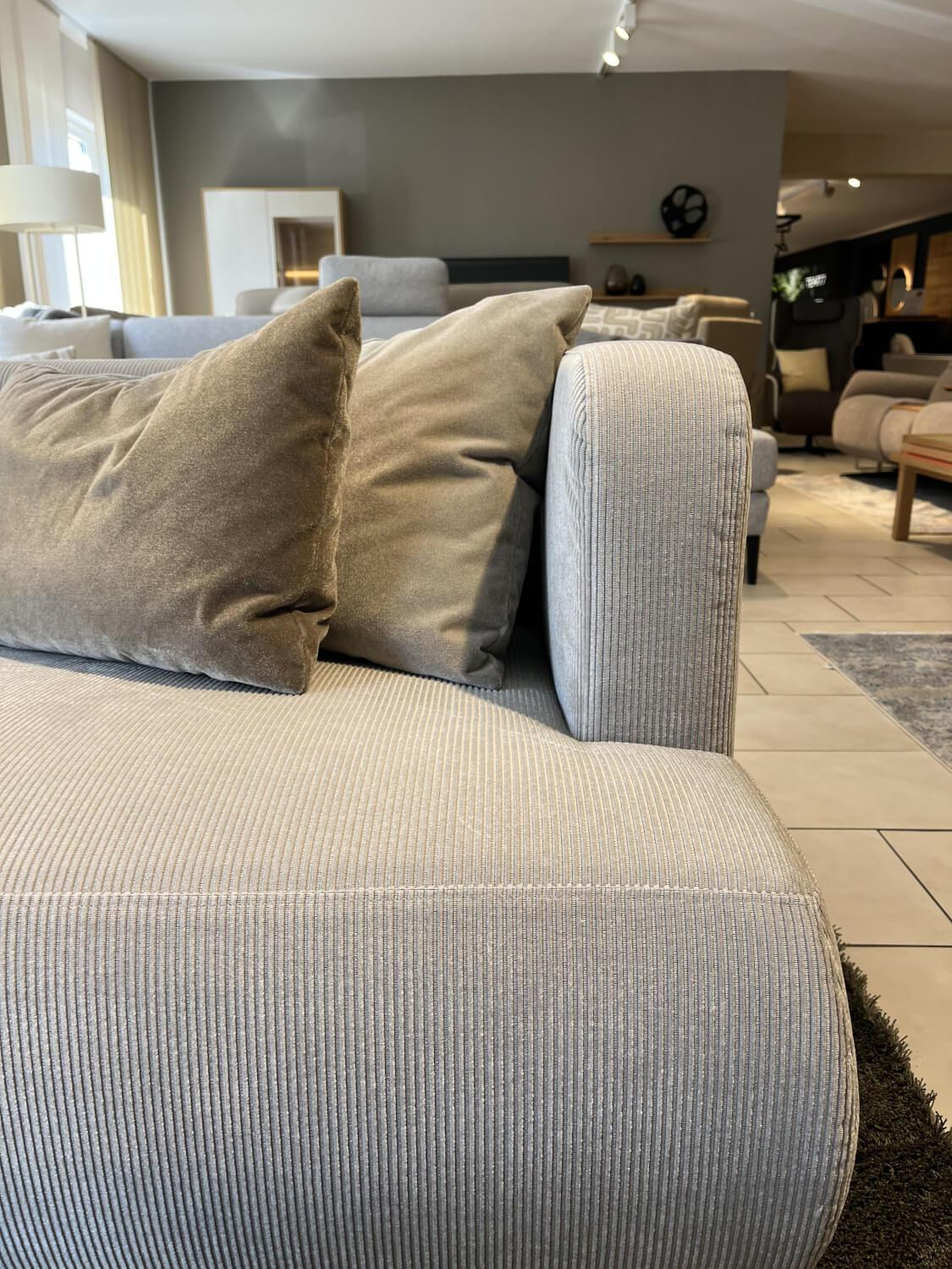 Brühl - Ecksofa Aoyama Stoff 4490 090 Beige Gestell Metall Verchromt Füße Höhenverstellbar inkl. Hocker - 2