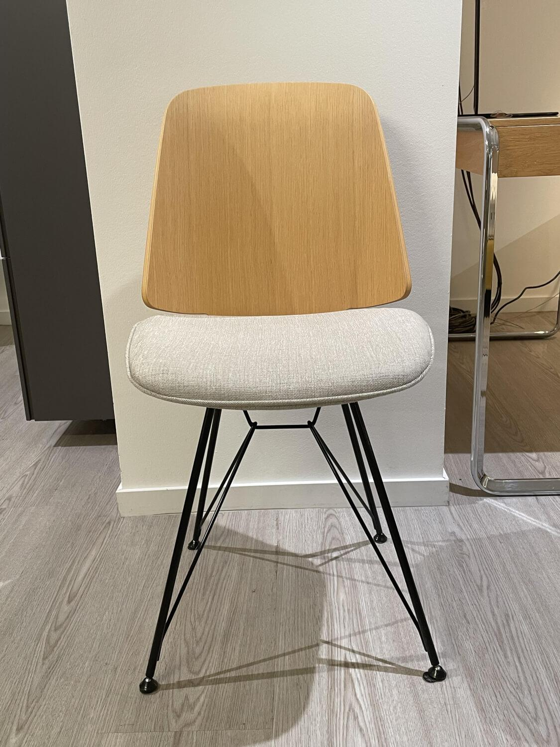 Zanotta - Stuhl June Eiche Natur Sitzpolster Stoff Vins Grau - 2