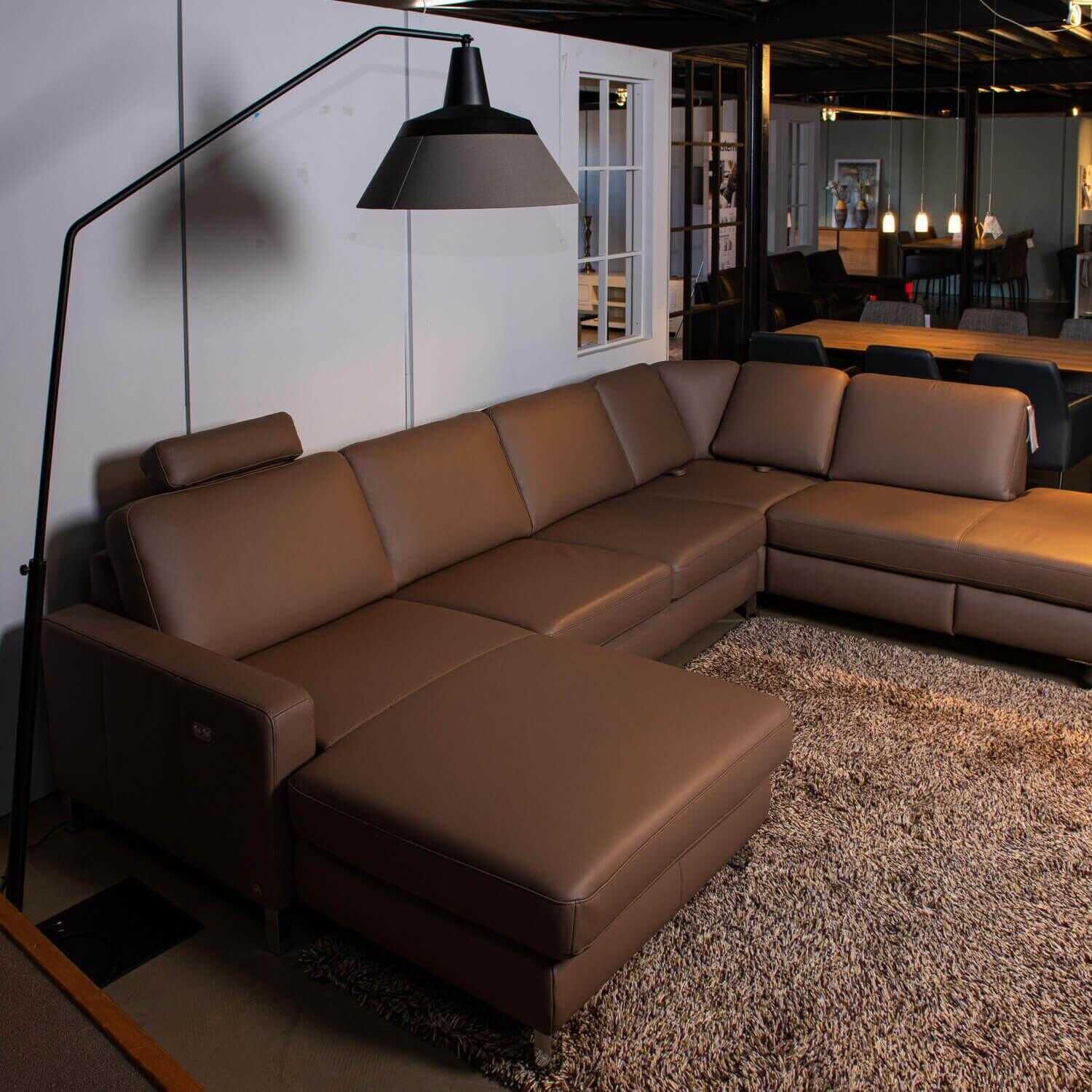 Sofa MR365 Leder Haselnuss mit motorischer Relaxfunktion
