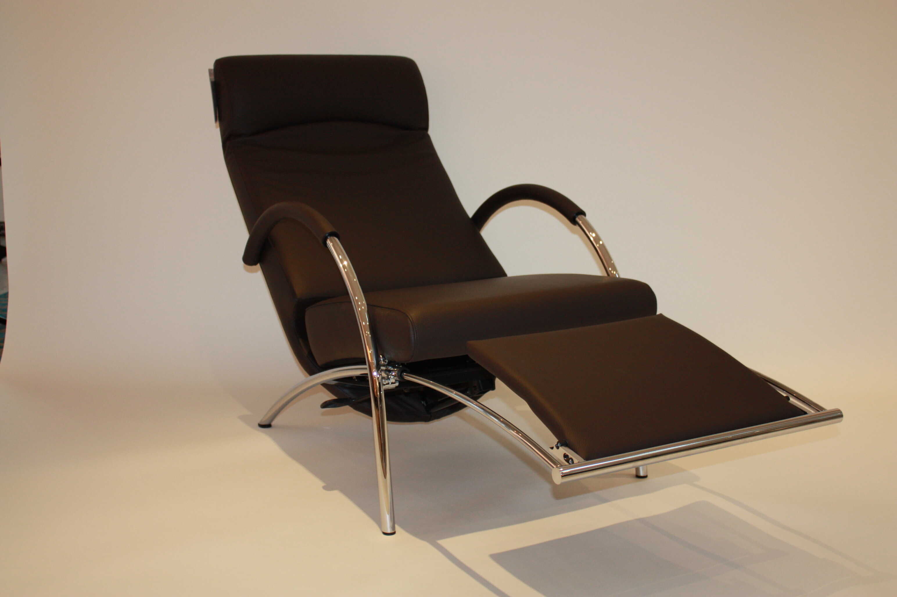 021-02-0020710 IP Design - Sessel Curve in Leder Braun - 4