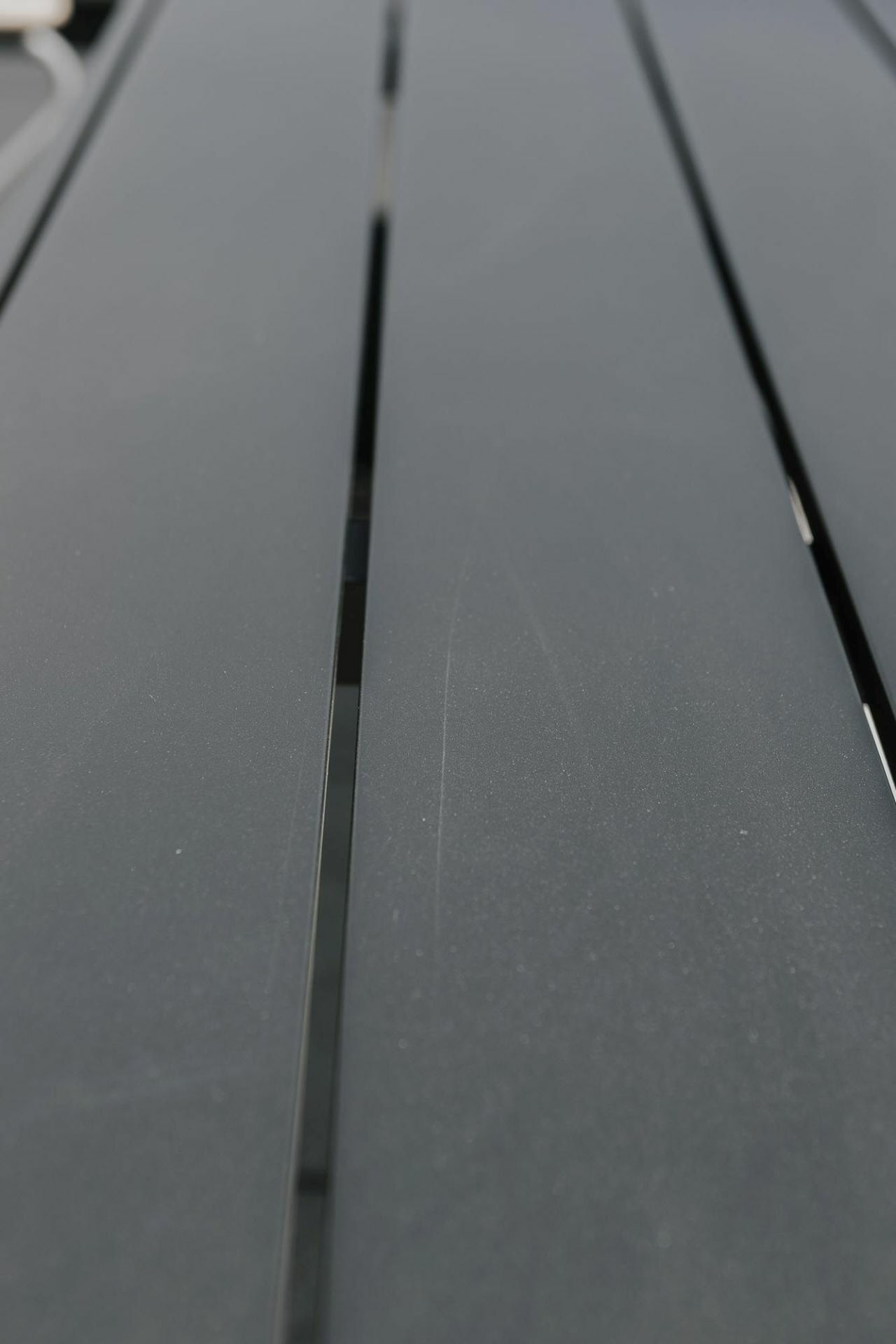 Houe - Tisch Four Platte Lamellen Aluminium Black Schwarz Gestell Metall Black Schwarz Pulverbeschichtet - 2