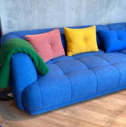 Hay - Ecksofa Quilton Bezug Stoff Metaphor Blue Shift 05 Blau Füße Massivholz Birke Schwarz Gebeizt - 4