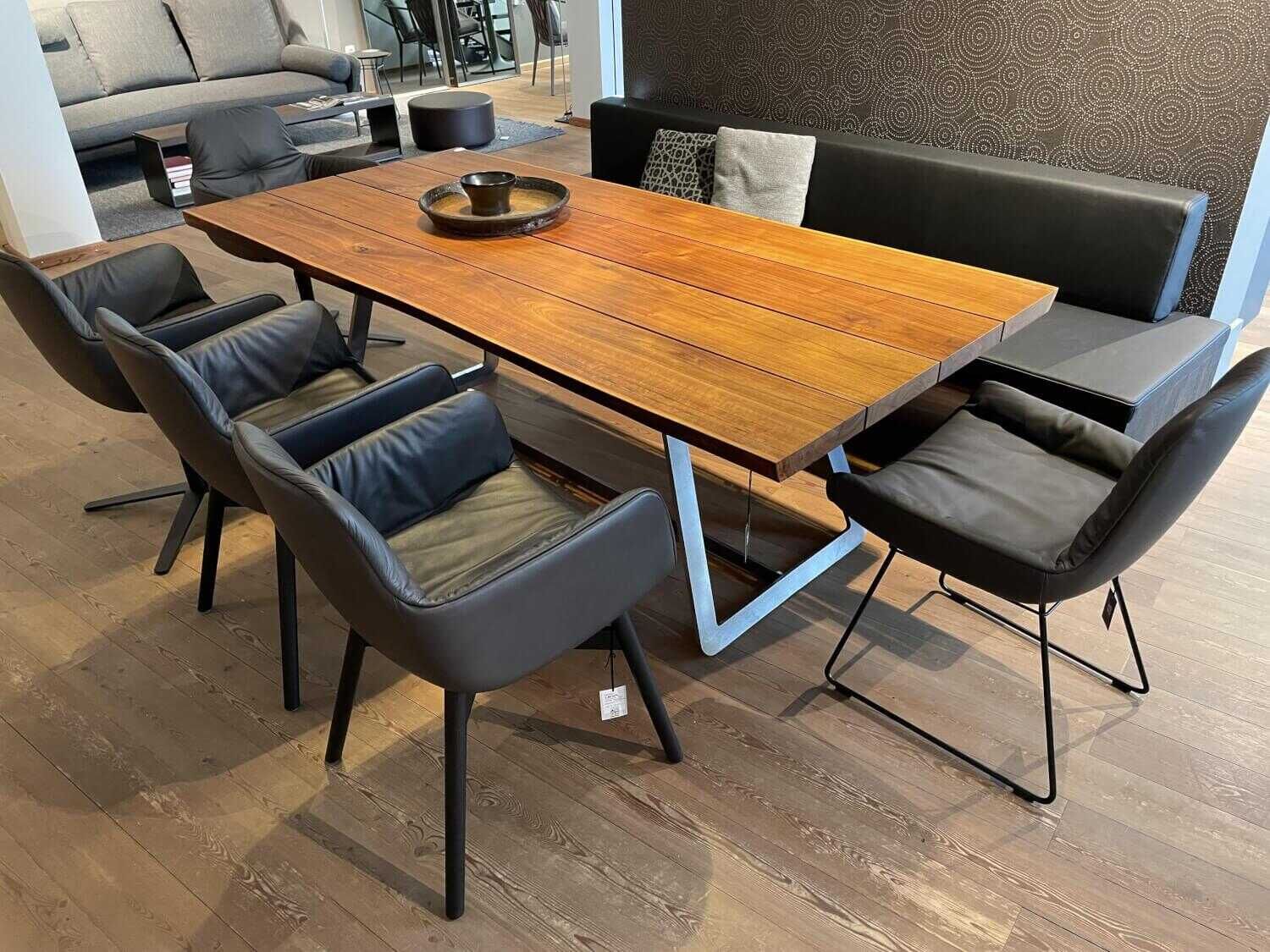 riva1920-tisch-calle-cult-nussbaum-massiv-mit-knoten-c1fad33628e8 Riva1920 - Tisch Calle Cult Nussbaum Massiv mit Knoten - 1