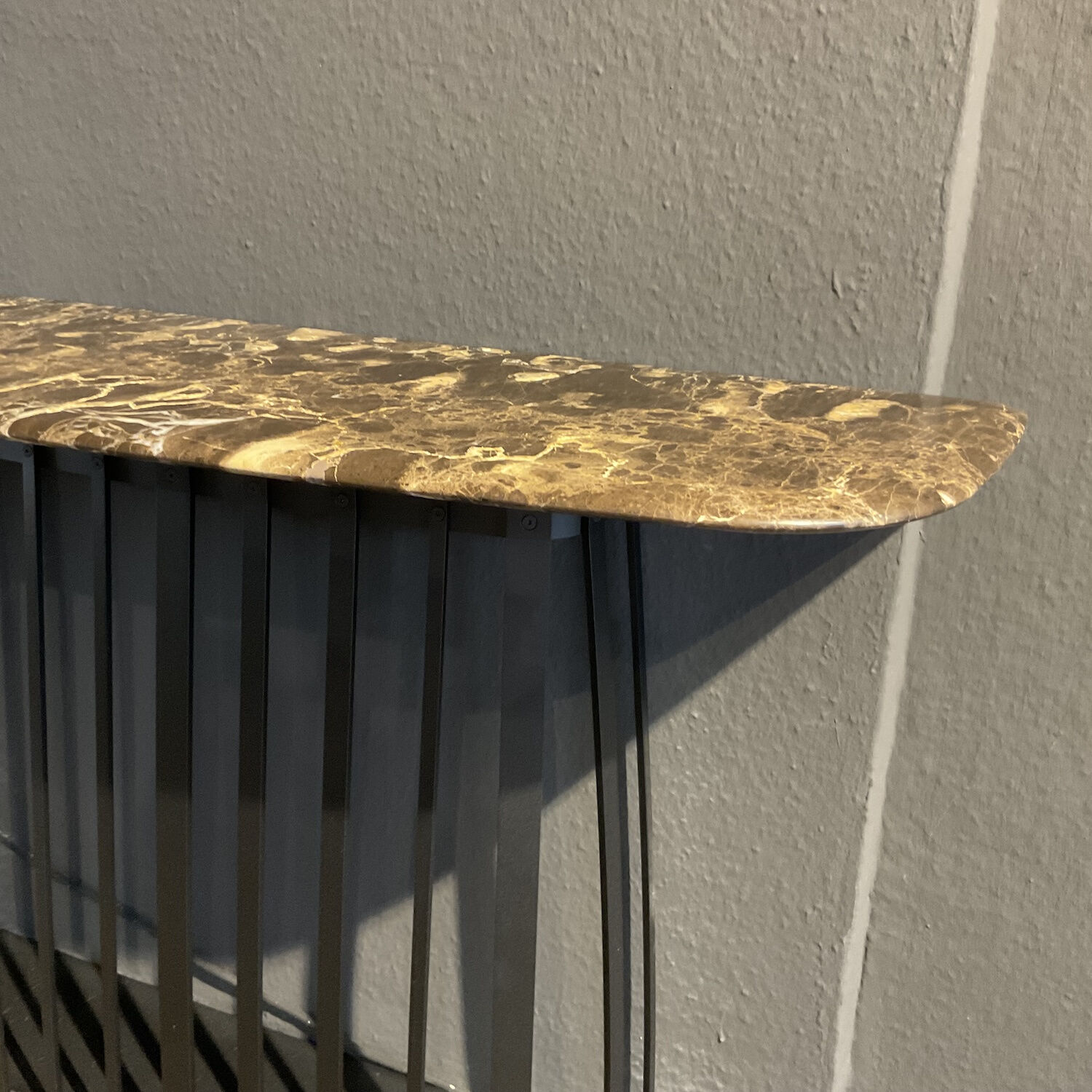 Janua - Konsoltisch Basket Platte Stein Emperador Braun Gestell Stahl  Tiefschwarz Pulverbeschichtet - 8
