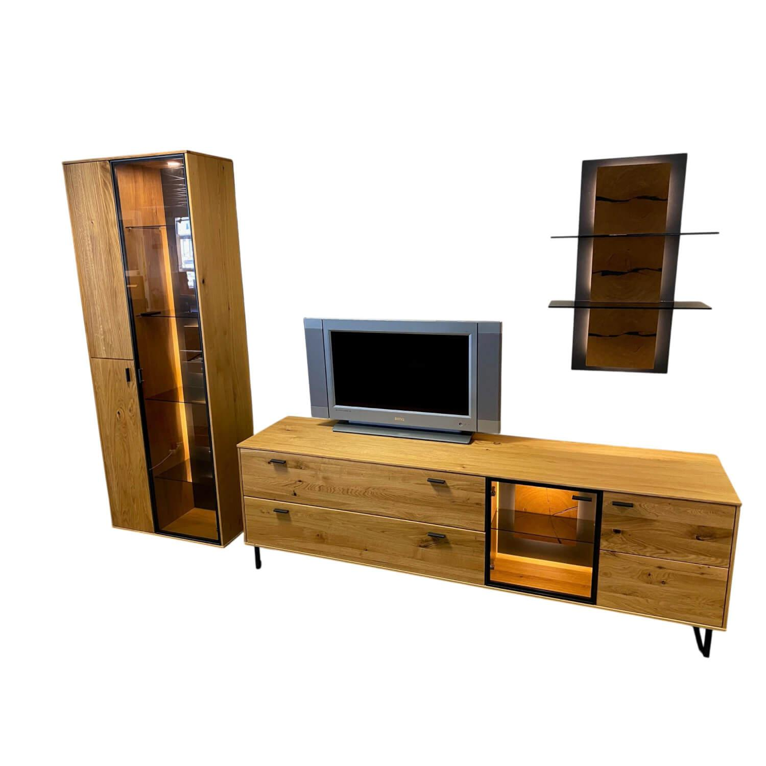 MCA Furniture - Wohnwand Assini Wildeiche Furniert Geölt mit Beleuchtungsparket - 1