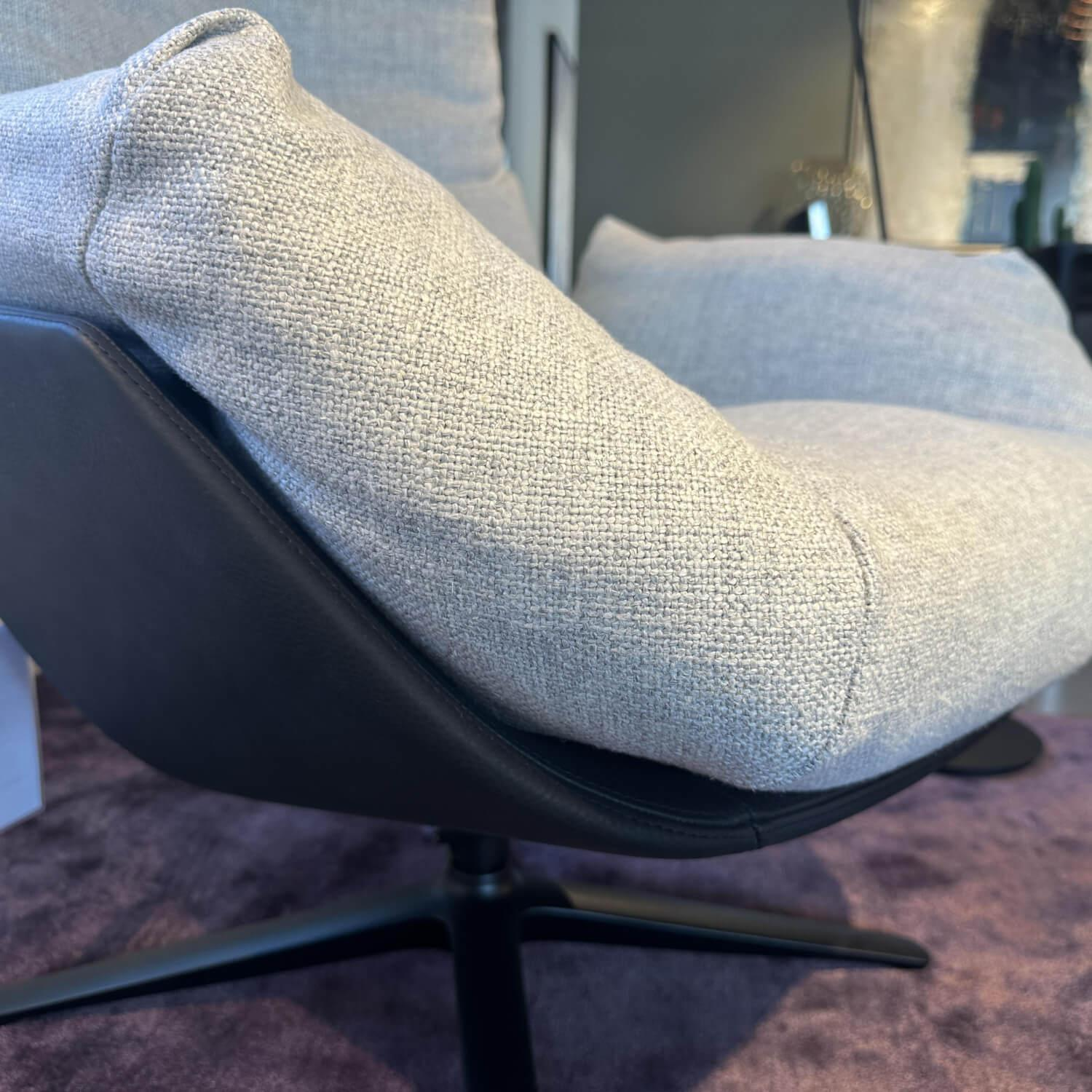 COR - Loungesessel Cordia Korpus Leder 423 Schwarz Sitz Stoff 8300 Lichtgrau Grau Gestell F05 Schwarz Mit Hocker - 3