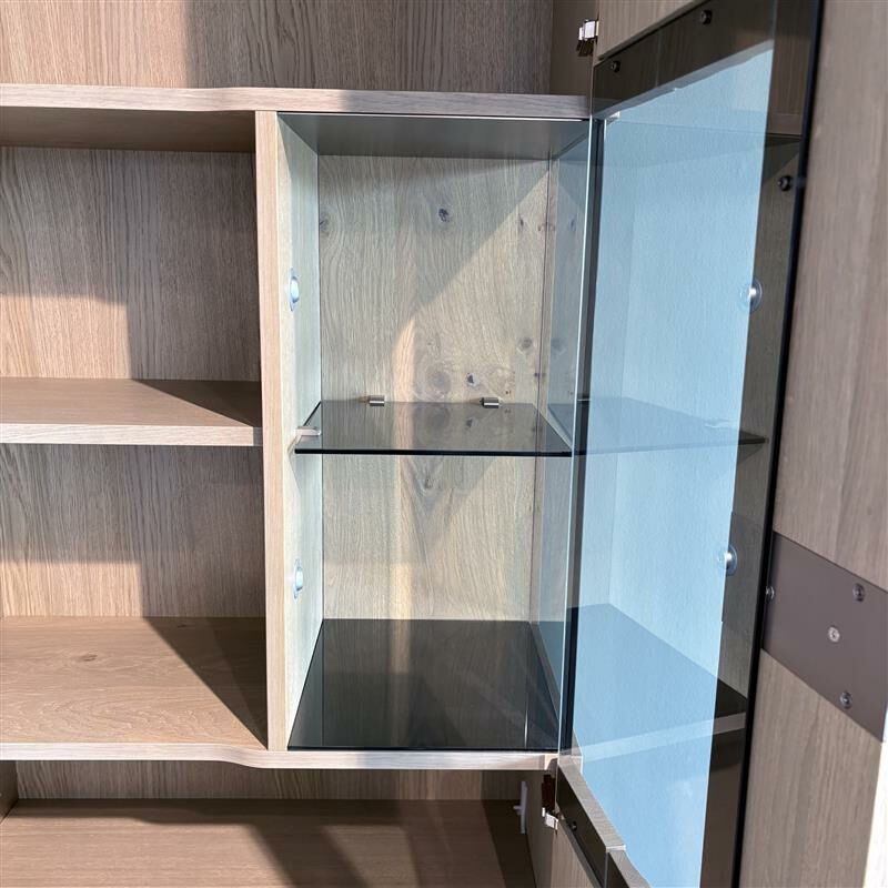 Voglauer - Vitrine V-Galvino Rustikale Asteiche Schwemmholz Grau Lackiert Metallakzent Dark Galvano Anthrazit Inklusive Beleuchtung - 6