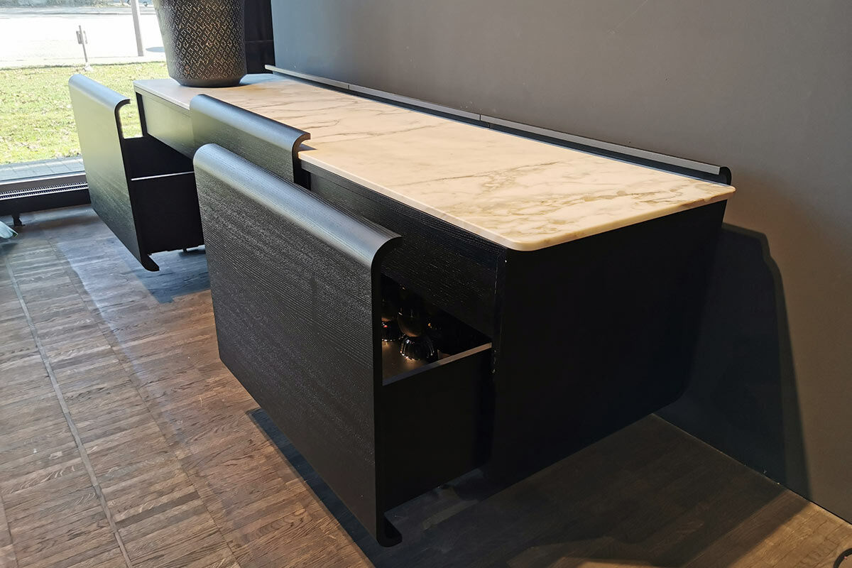 Flexform - Kommode Earl Esche Ebenholzfarben Gebeizt Marmor Clacatto Oro Matt Füße Aluminium Satiniert - 2