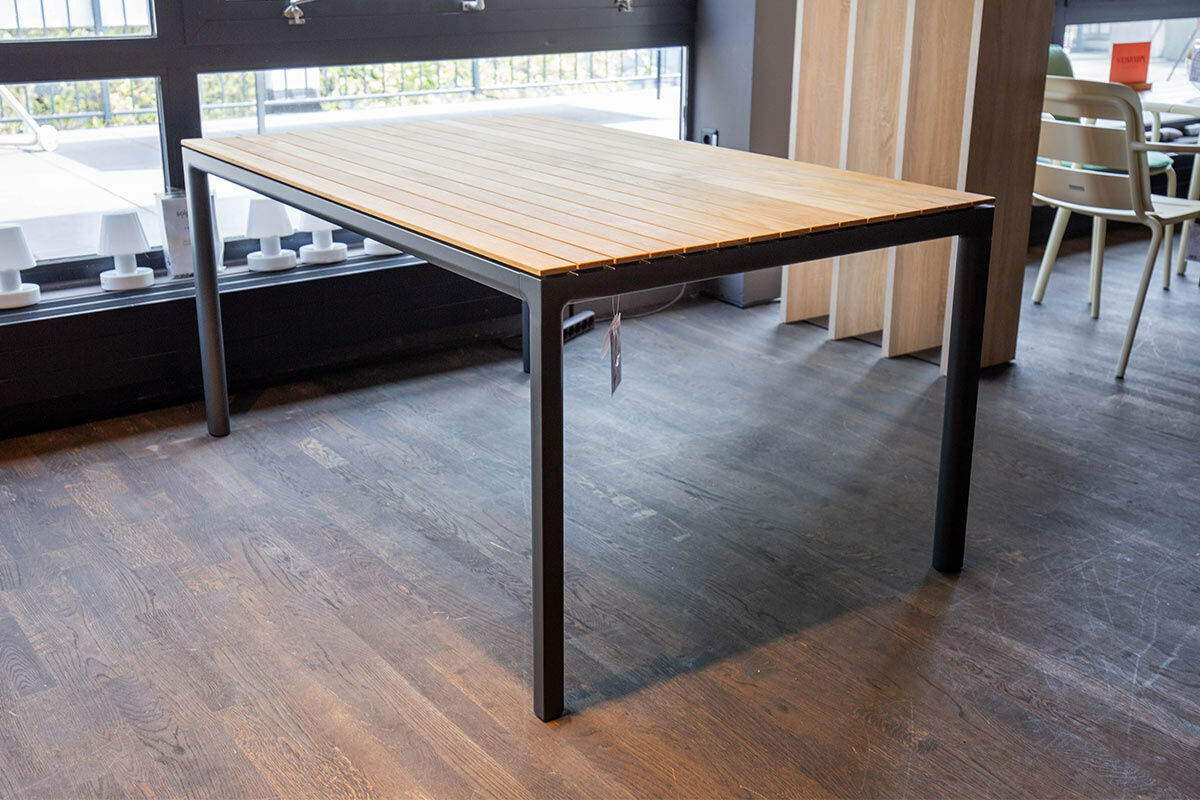 Solpuri - Esstisch Soft Teak Outdoor Gestell Aluminium Anthrazit Pulverbeschichtet - 3