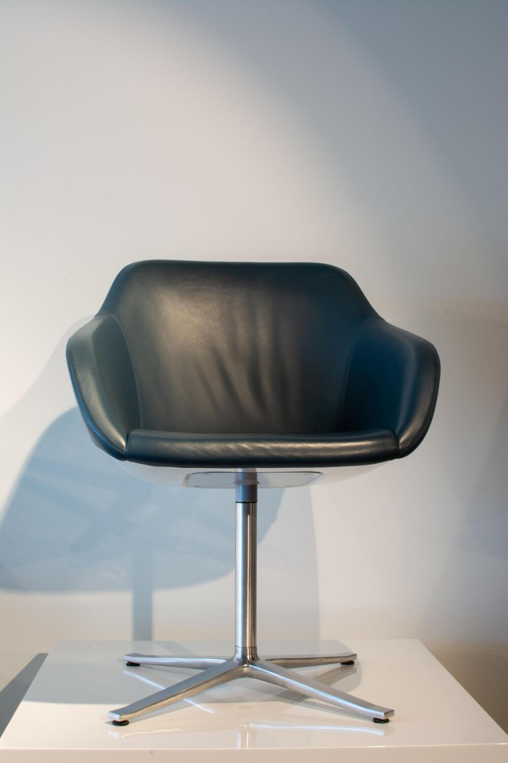 Walter Knoll - Stuhl Turtle Bezug Leder Congress Petrol 1368 Schale Weiß Basis Aluminium Matt - 3