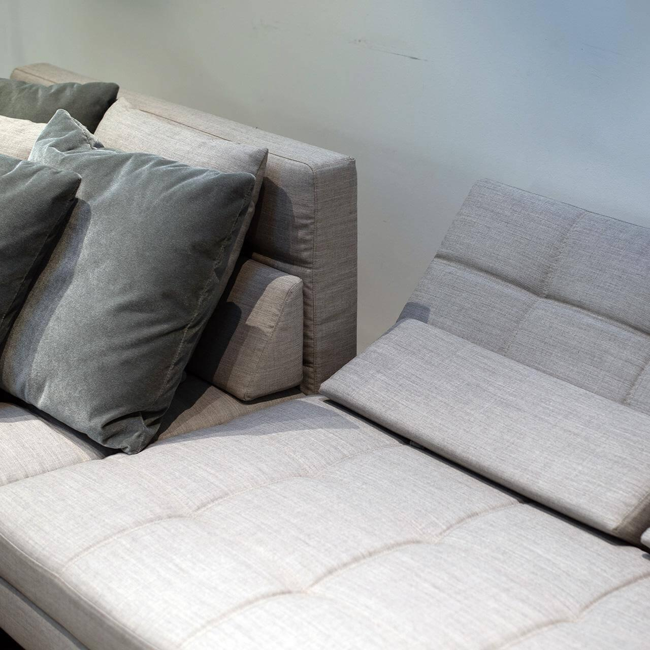 Brühl - Ecksofa Amber Stoff Kvadrat Canvas 2 124 Hellgrau Kufe Chrom Glänzend Inklusive 6 Kissen Mit Verstellbarem Rücken - 5