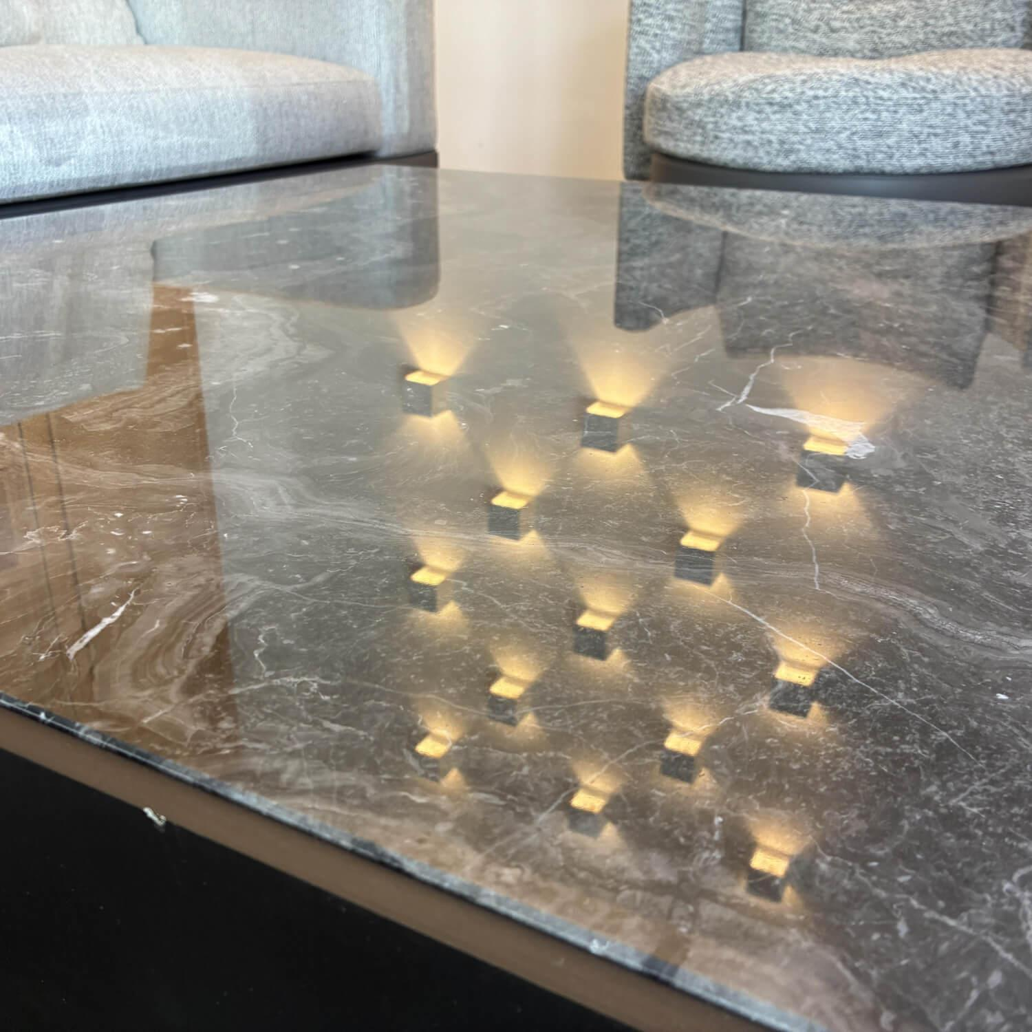 Minotti - Beistelltisch Linha Platte Marmor Grigio Orobico Grau Gestell Aluminium Goldbraun - 6