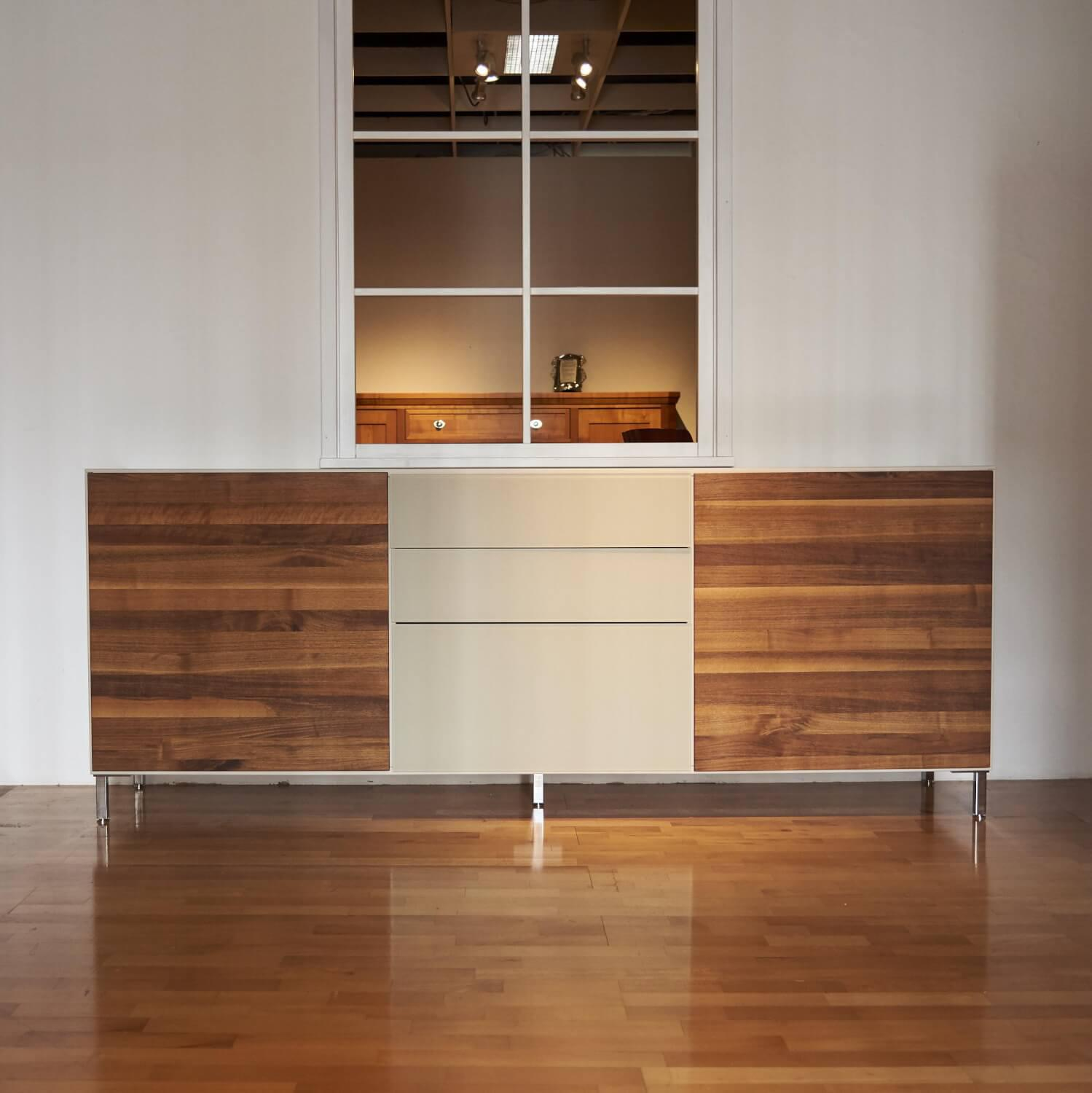 Gruber & Schlager - Sideboard Amineo Nussbaum Lack Matt Glas Matt - 7