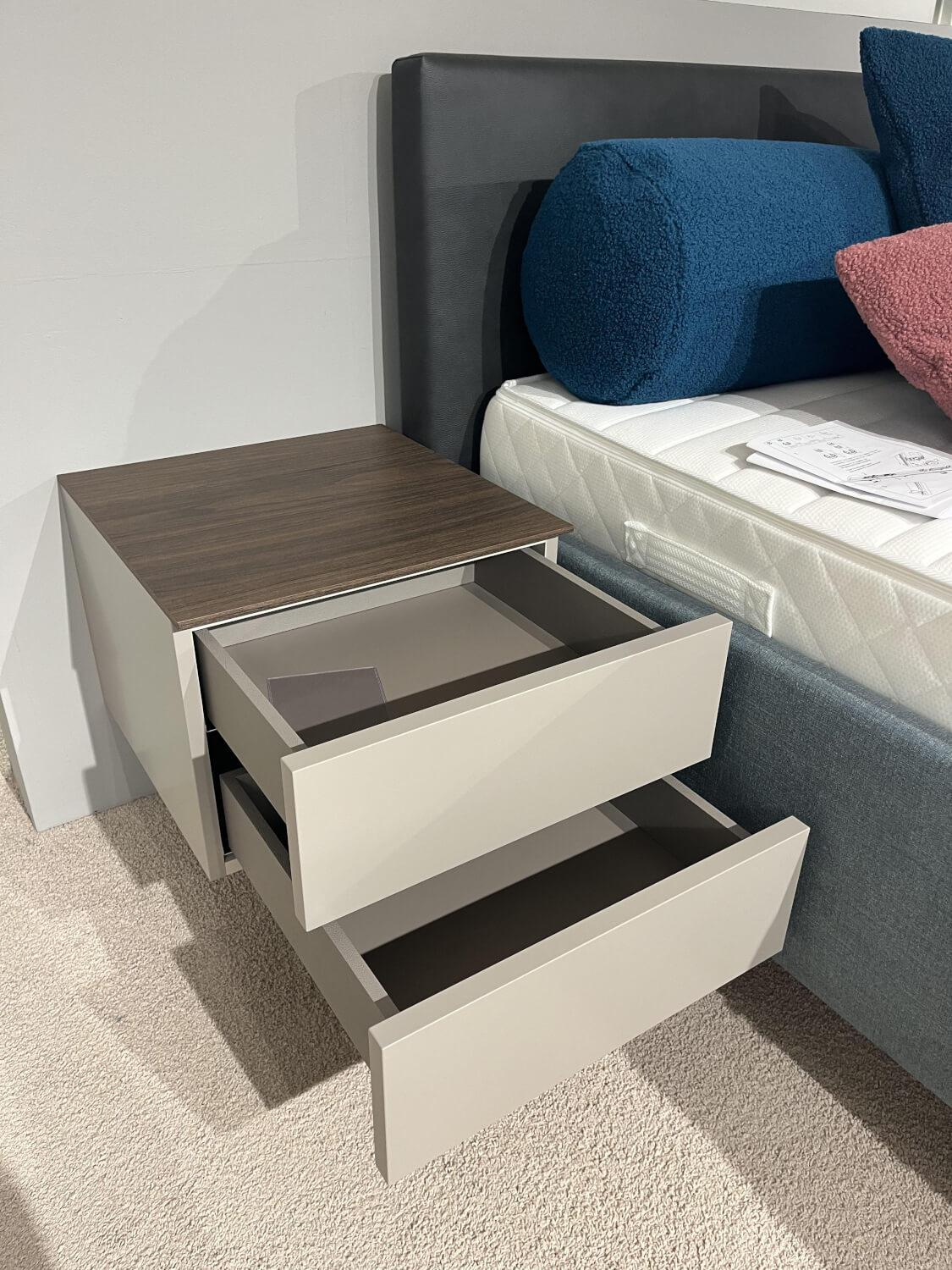 Novamobili - Nachtkommode Living 2023 Lack Visone Matt Grau Innen Perla 46 Abdeckplatte 72 Noce - 7