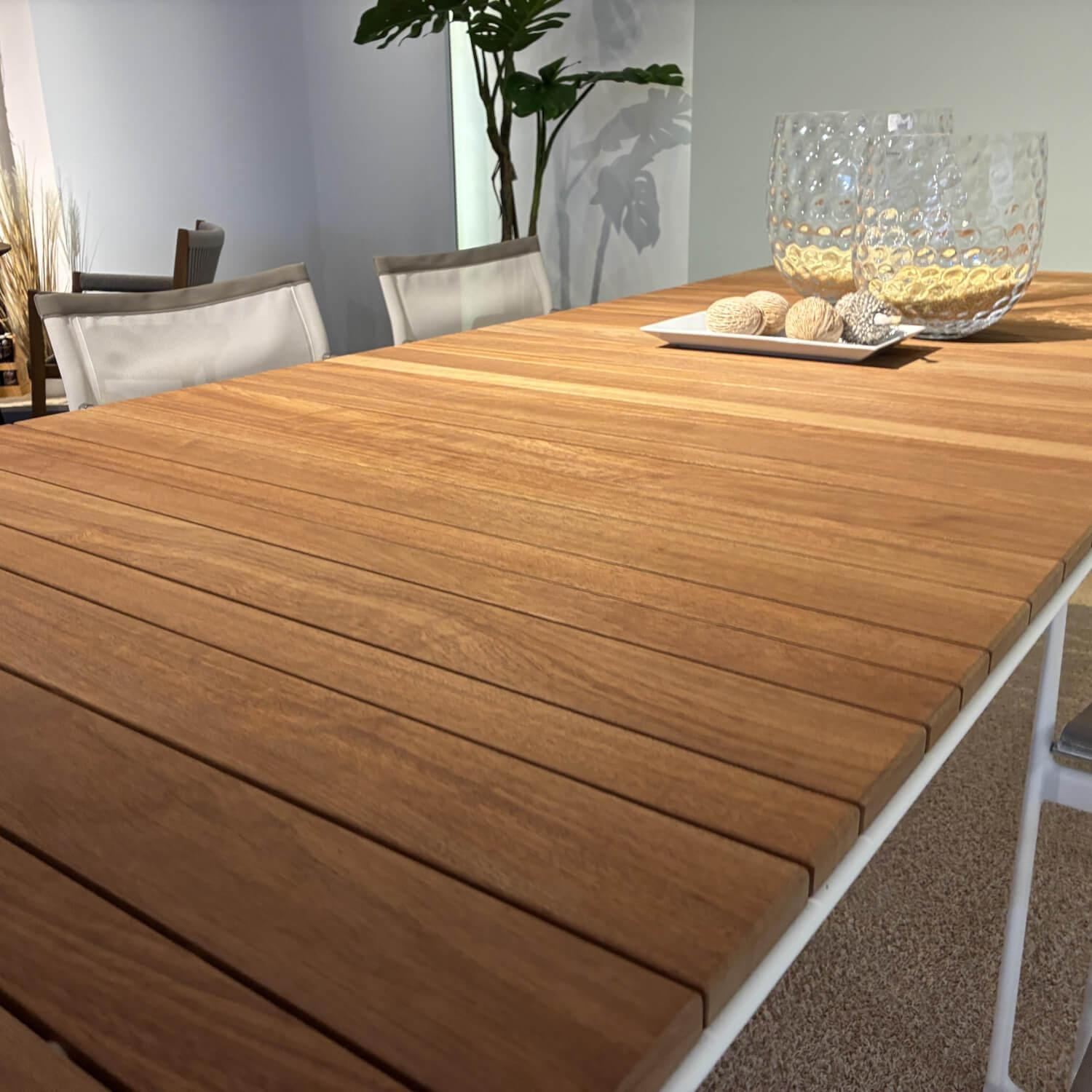 B&B Italia - Outdoor Essgruppe Mirto Teakholz Gebürstet Stoff Sige Weiß Natur Gestell Weiß Lackiert - 9