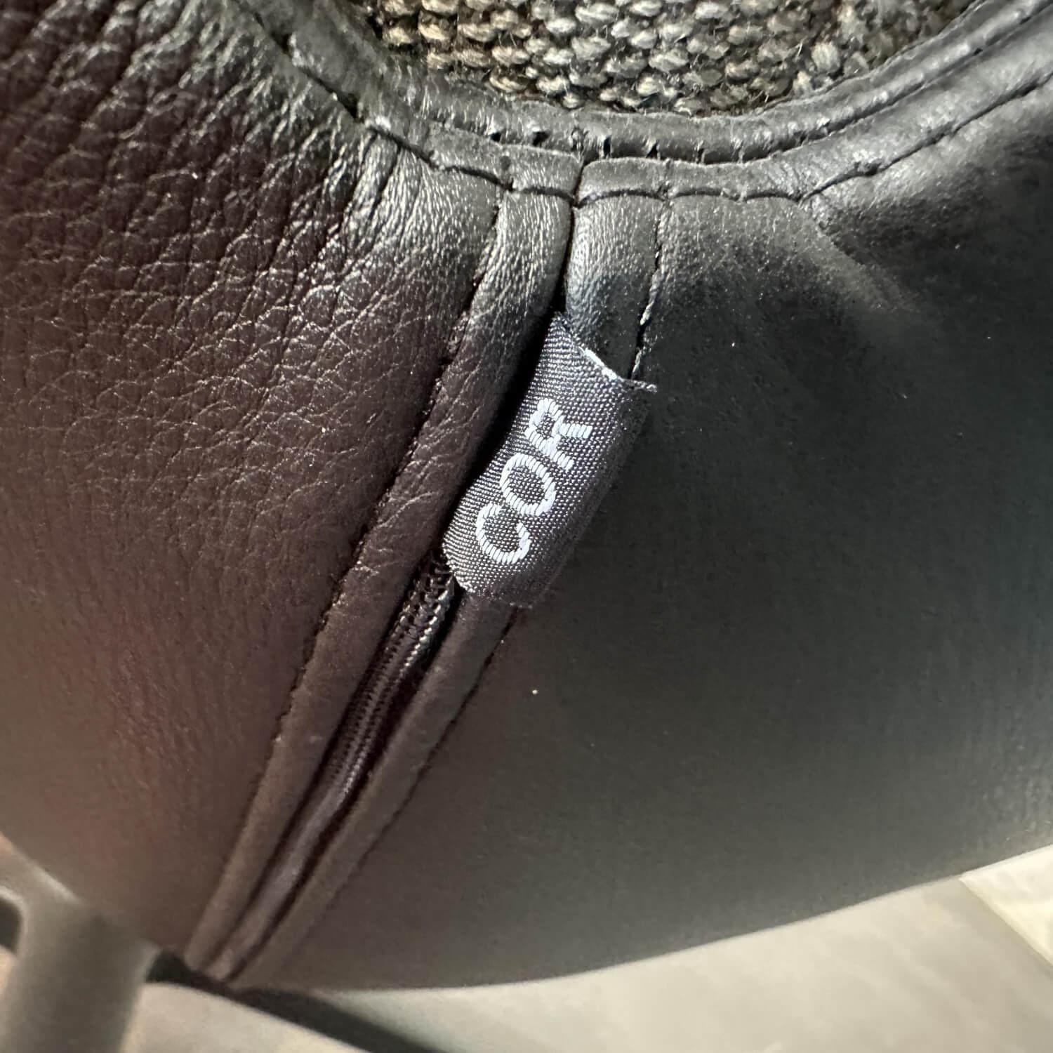 COR - Lounge Drehsessel Cordia Leder Semi 286 Schwarz Gestell Schwarz Inklusive Hocker und Filzgleiter - 5