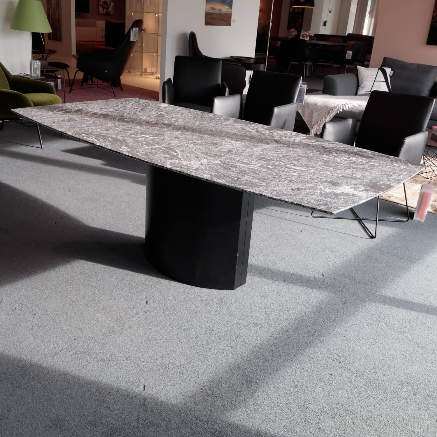 Draenert - Esstisch Adler ll Platte Gneis Silver Paradiso Grau Geledert Sockel Oval Schwarz Beschichtet Ohne Rollen - 8