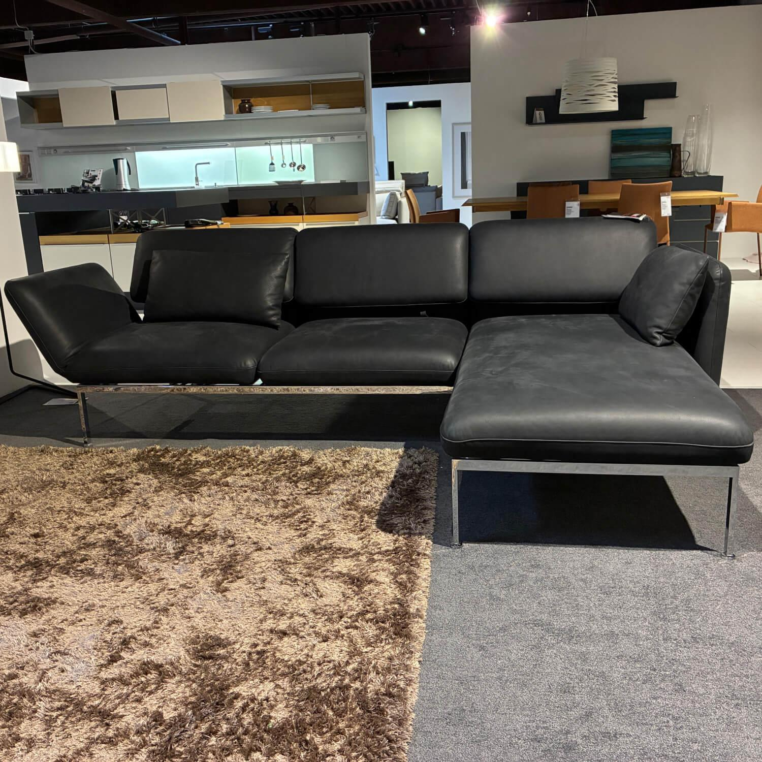 Brühl - Ecksofa Roro Medium Leder Taron 5668 99 Schwarz Gestell Metall Chrom Glanz Inklusive Kissen - 4