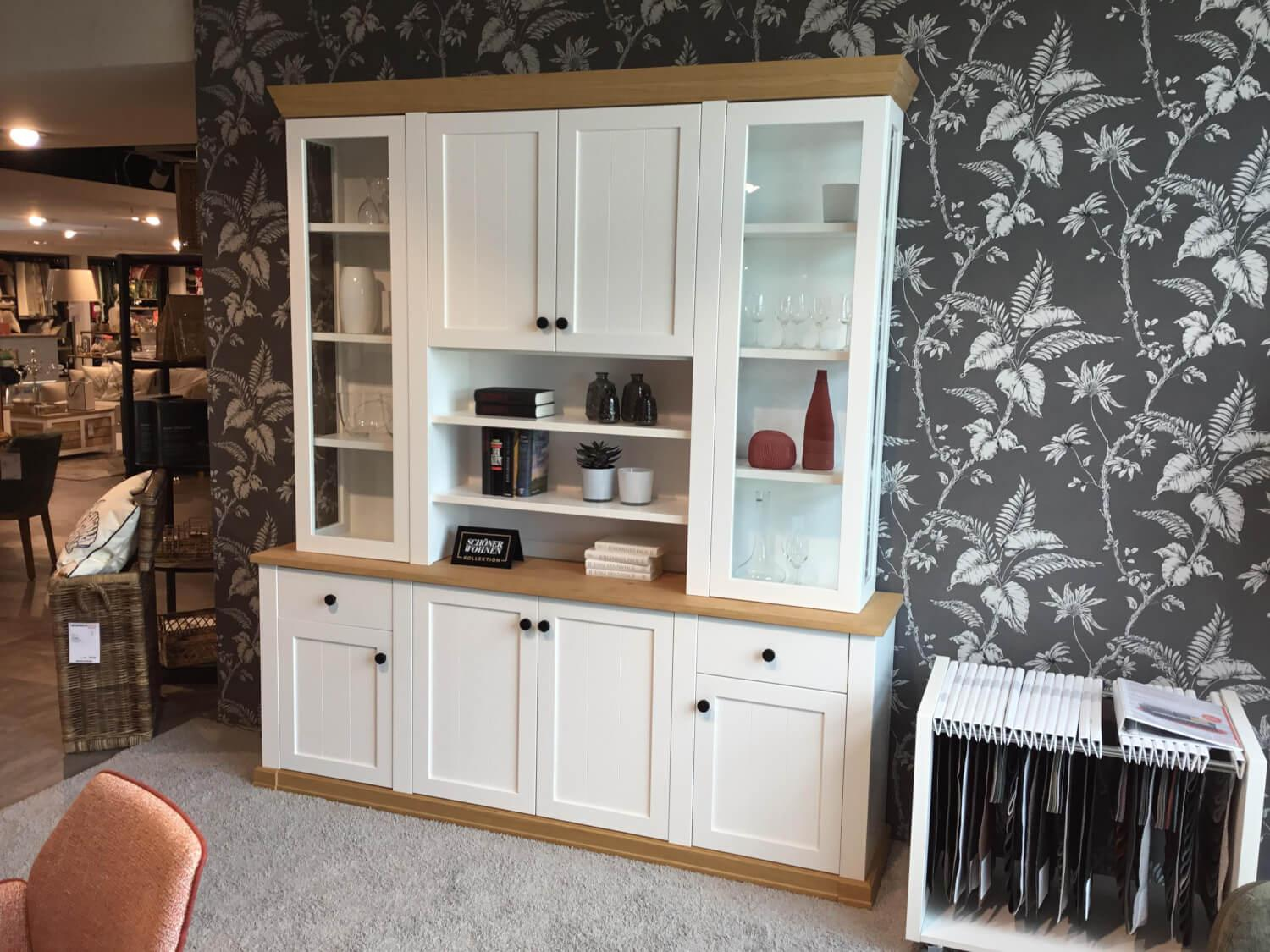 Schöner Wohnen-Kollektion - Buffetschrank Village 6415H Lack Weiß Akzent Asteiche Griffe Schwarz - 4