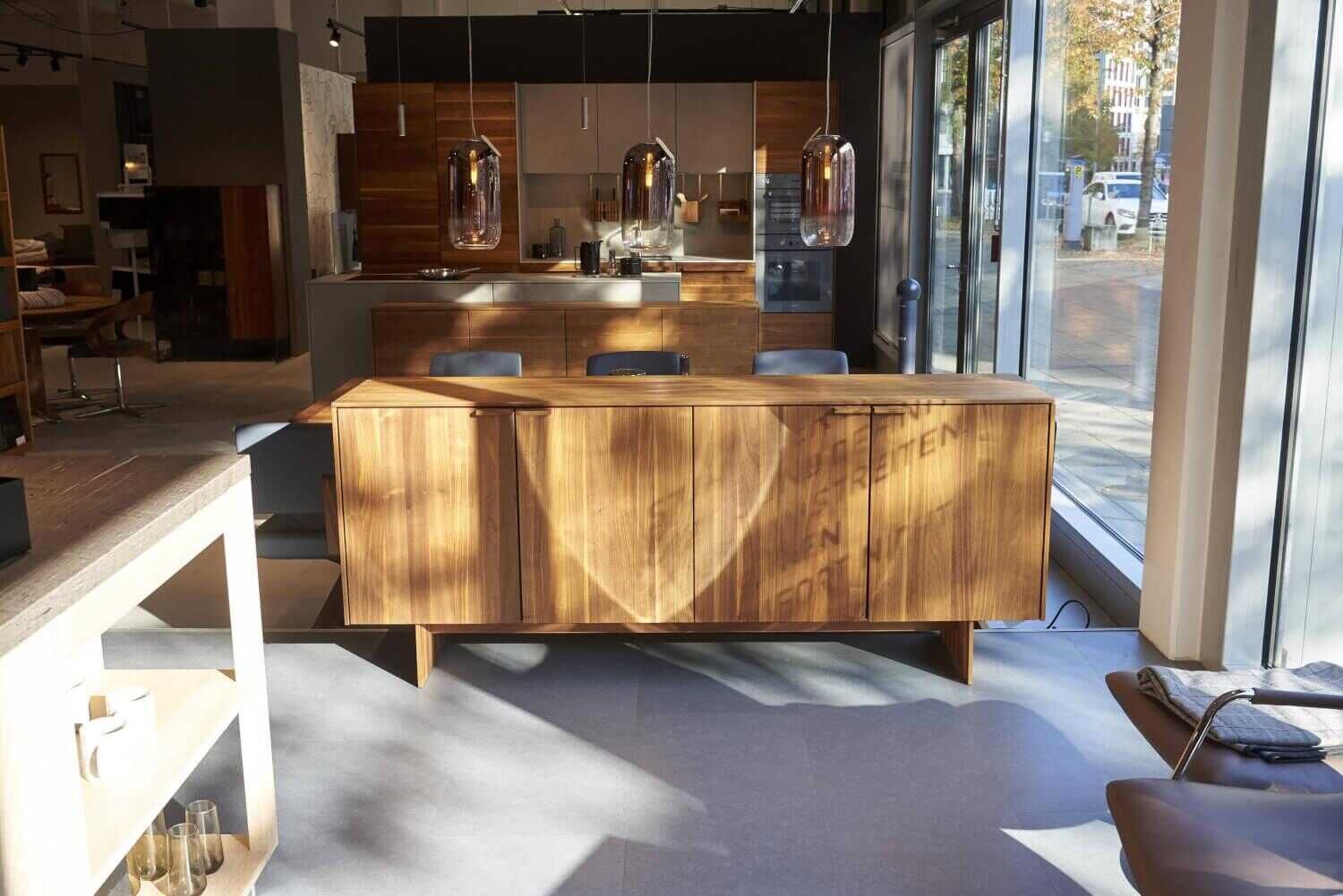 Team 7 - Schrank Filigno Nußbaum Buche Naturöl 2-Türig - 1
