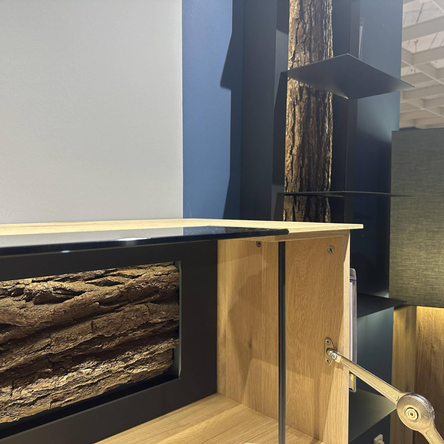 Hartmann - Highboard Runa Kerneiche Natur Gebürstet Mit Applikation Rinde Mit Beleuchtung - 5