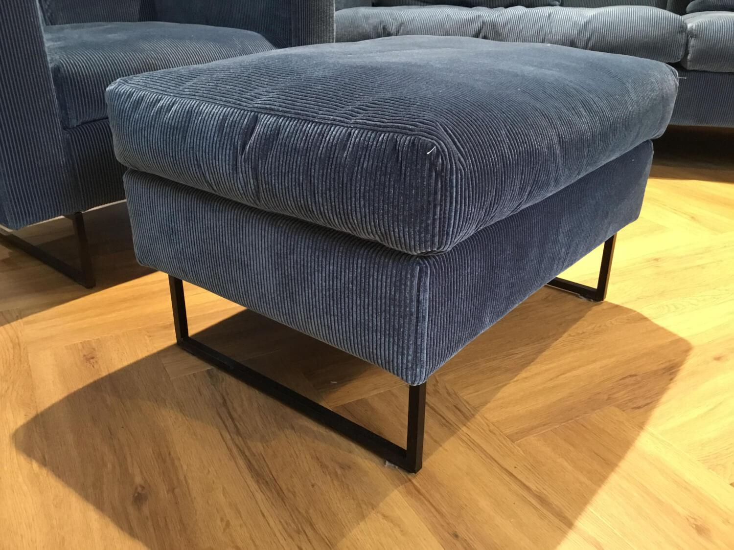 Brühl - Sofa Embrace Stoff 4490 65 Blau Füße Metall Schwarz Inklusive Sessel Und Hocker - 5