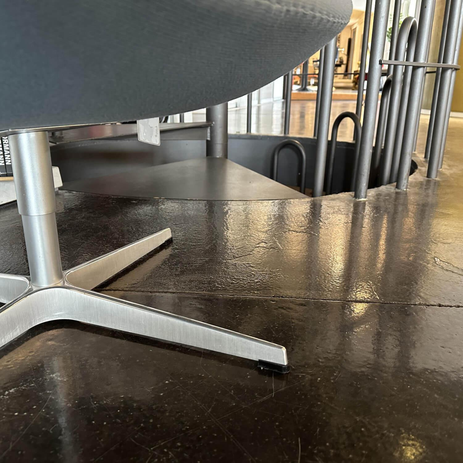 Fritz Hansen - Sessel Der Schwan Stoff Kvadrat Cava 932 Blau Gestell Satingebürstetes Aluminium - 3