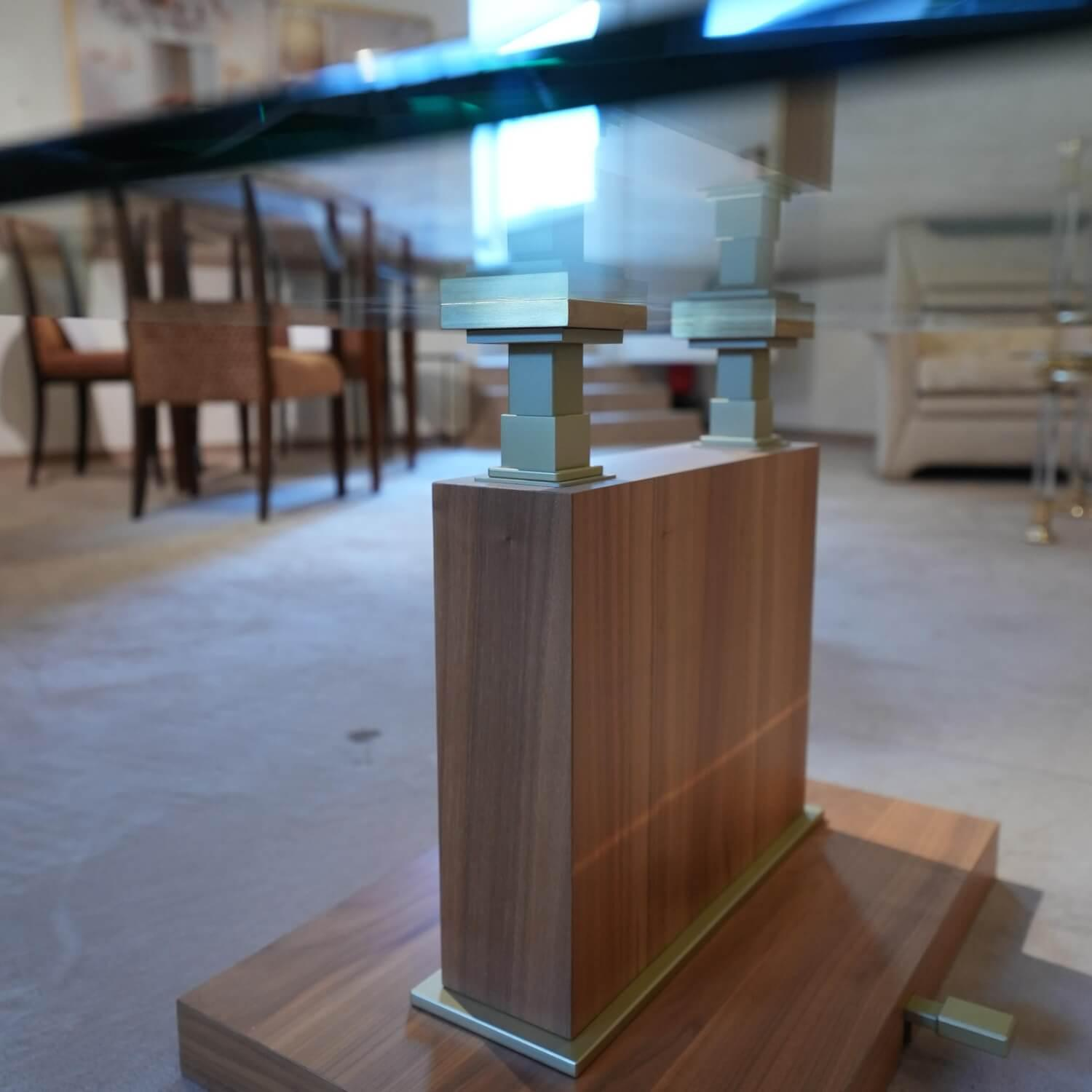 Couchtisch Leon Höhenverstellbar Tischplatte Glas Gestell Messing Matt Und Holz Nussbaum Hell