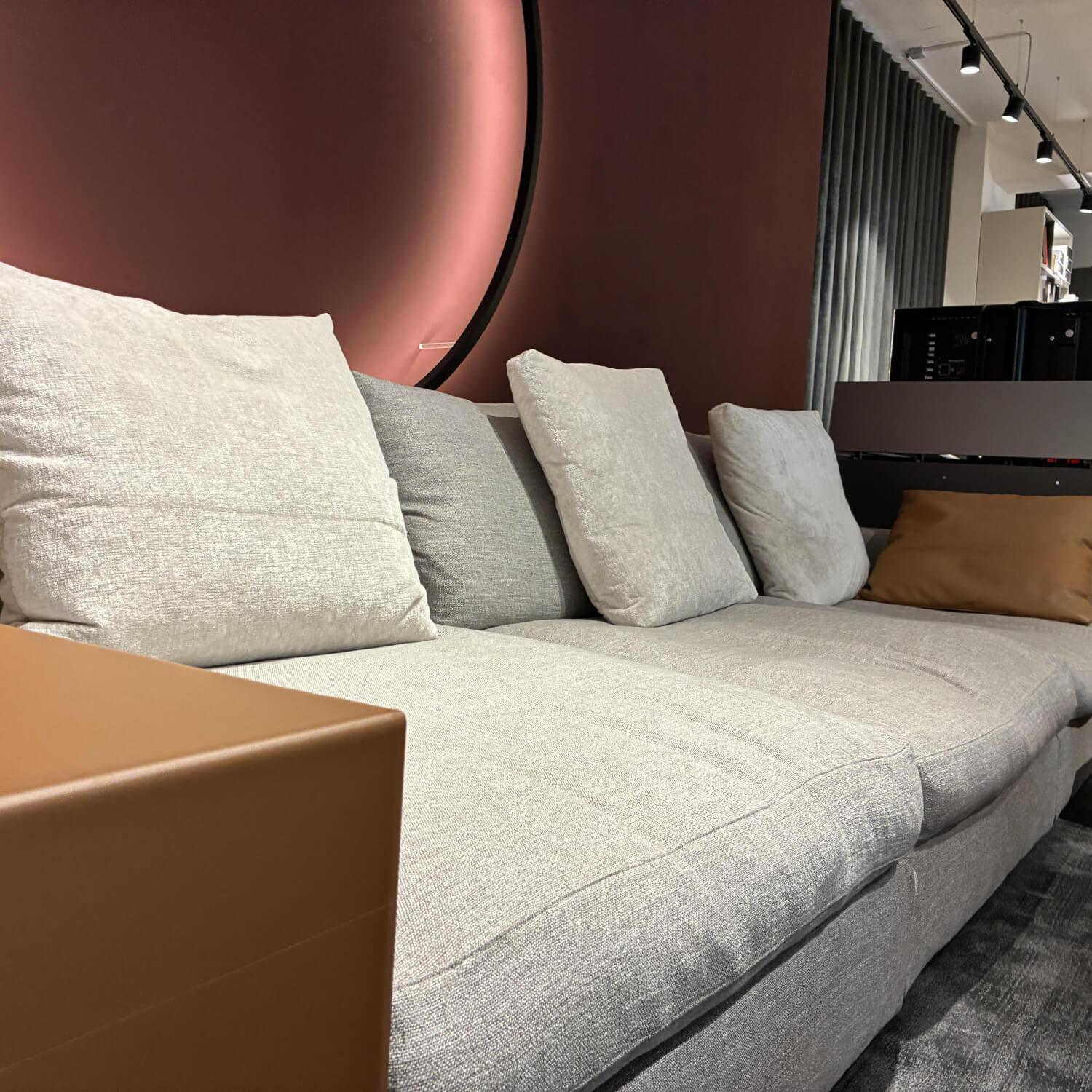 Flexform - Sofa Groundpiece Stoff Elvira 1722 Grau Füße Metall Inklusive Hocker Bangkok - 8