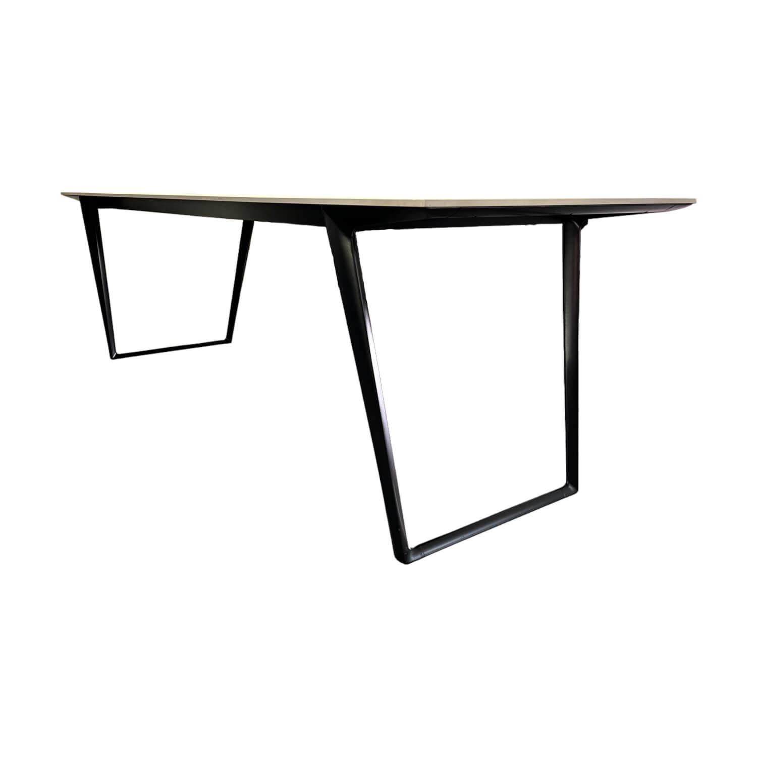 MDF Italia - Tisch Axy Outdoor Platte Kunststein Calce P107 Hellgrau Gestell Struktur Lackiert Matt Graphitgrau - 1