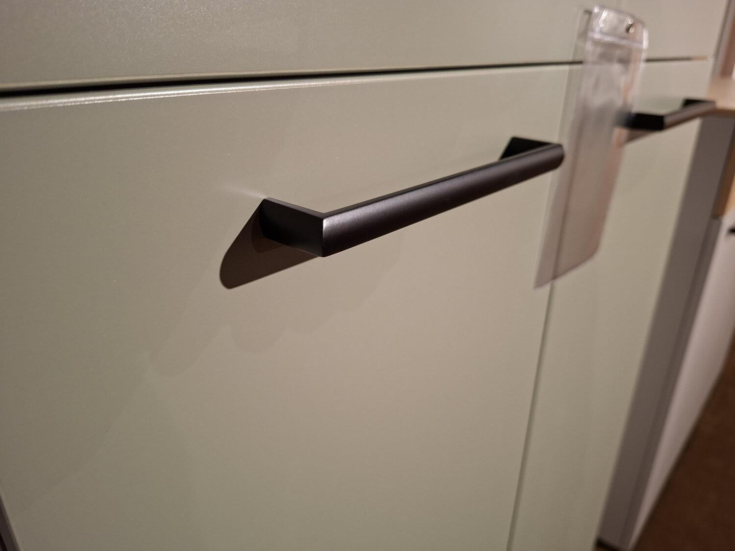 Wittenbreder - Garderobe Palma 11 Lack Schilfgrün Metall Schwarzmatt Kommode Spiegel Paneel - 4