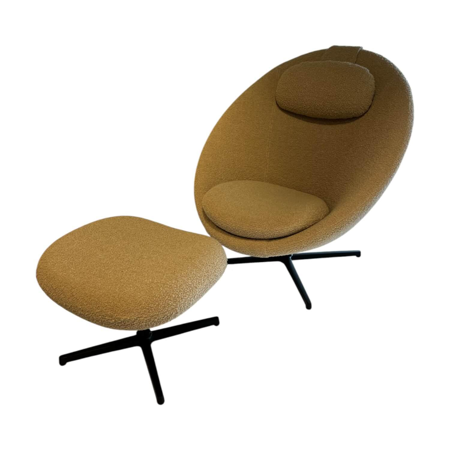 Cane Line - Loungesessel Pace Stoff Textil Light Brown Scent Beige Gestell Aluminium Retour Swivel Schwarz Inklusive Hocker - 1
