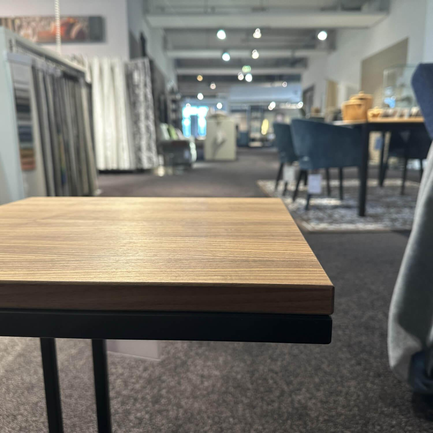 Brühl - Beistelltisch T40 Esy Pieces Platte Nussbaum Geölt Gestell Metall Schwarz Pulverbeschichtet Mit Rollen - 5