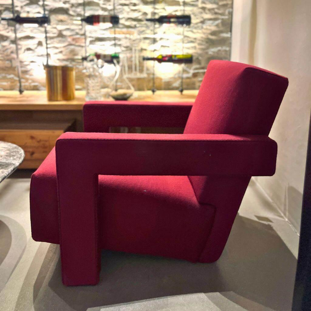 Cassina - Sessel Utrecht 637 Stoff Lincoln Vinaccia Bordeaux Rot Naht Kopflochstich Schwarz - 4