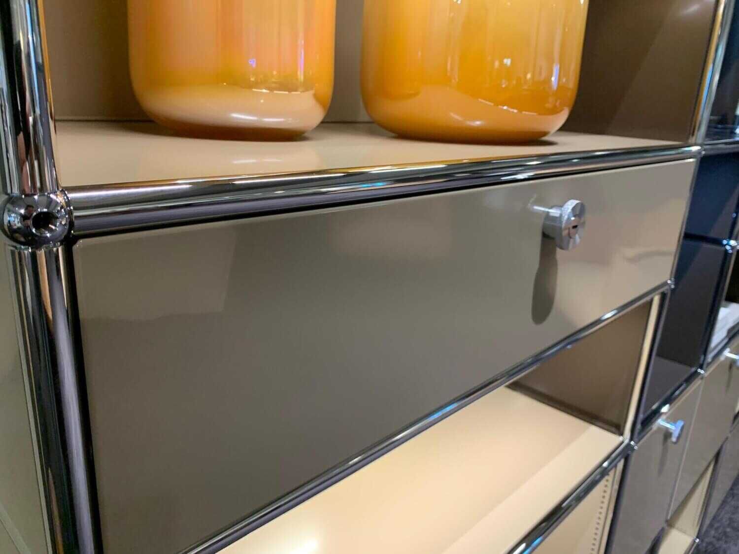 USM Haller - Raumteiler USM E Wohnwand Beige Braun mit LED Beleuchtung - 3