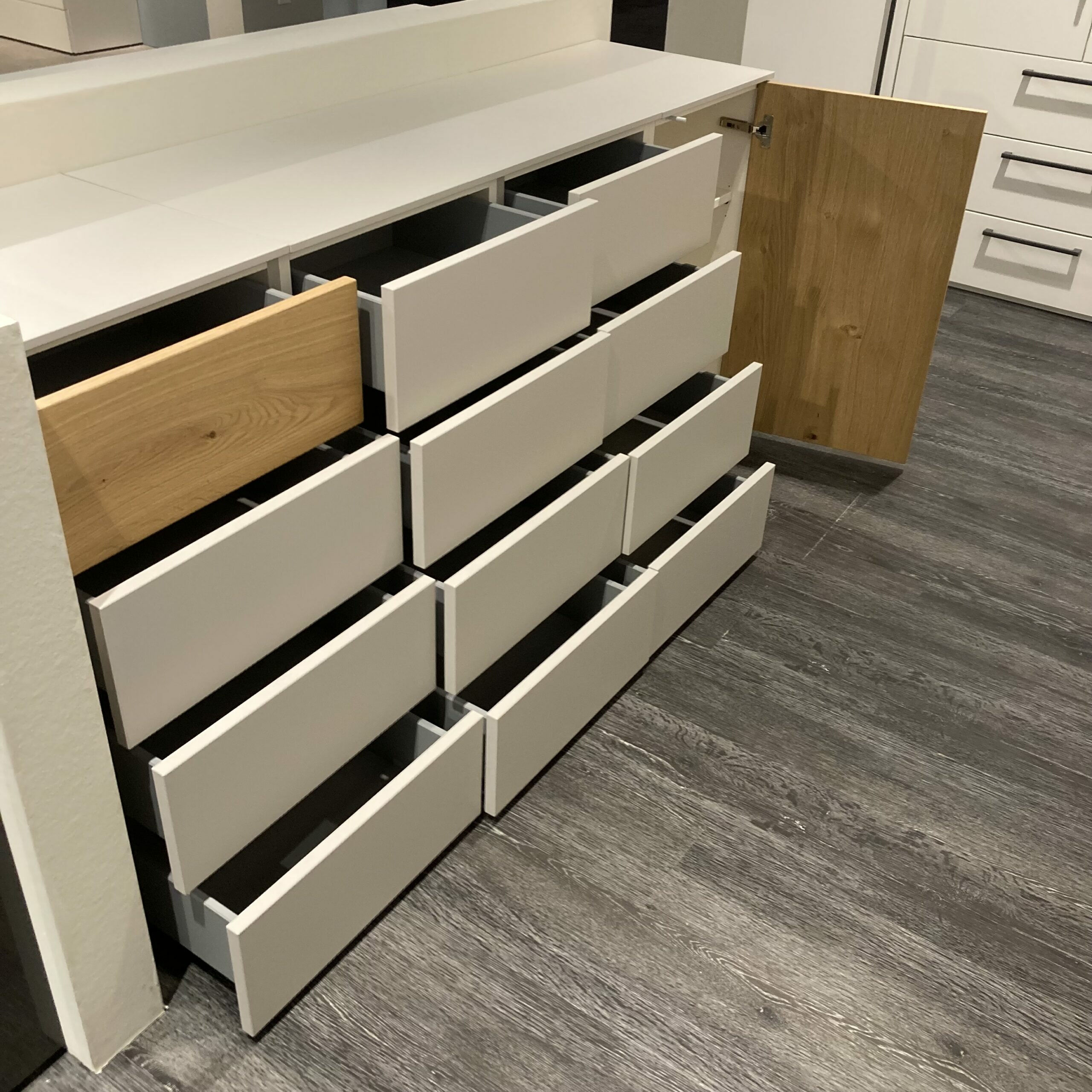 Loddenkemper - Kommode Lenjo Korpus Lack Matt Kristallgrau Balkeneiche Korpus - 2