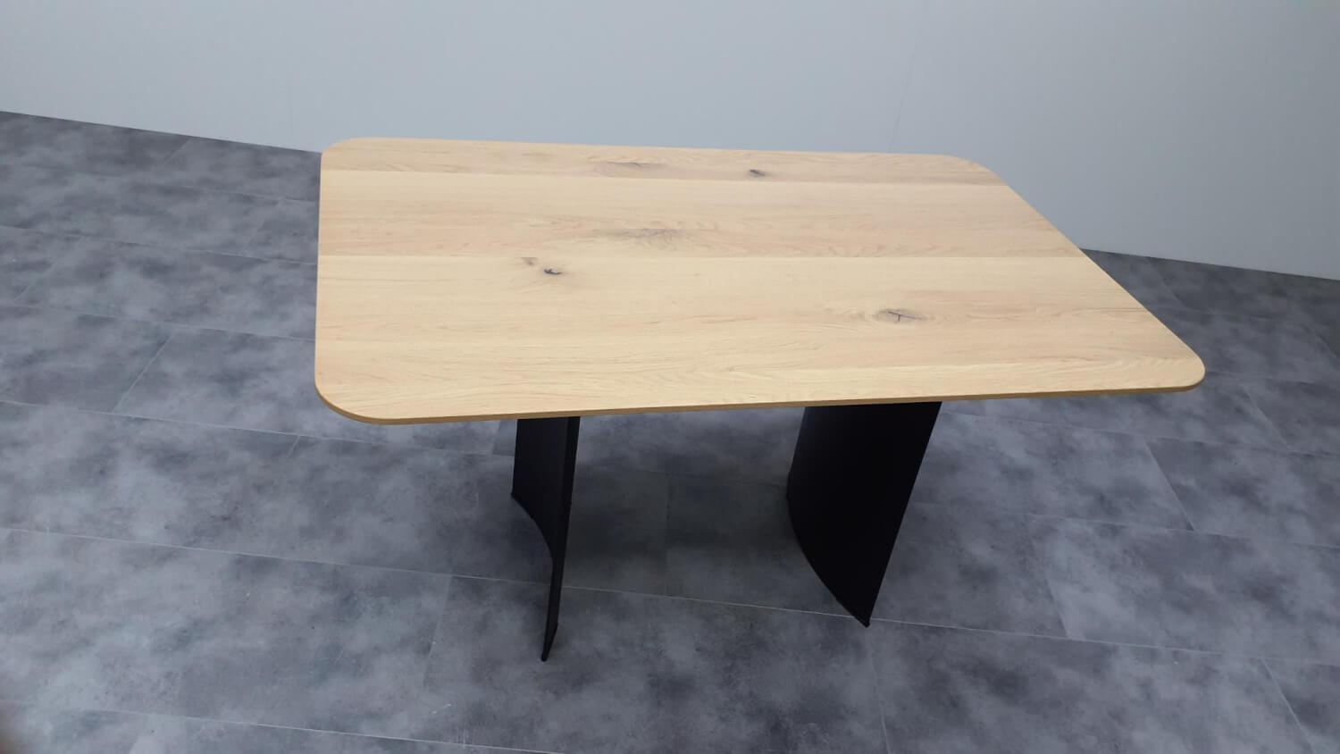 K+W - Esstisch 5239 1A Platte Asteiche Echtholzfurnier Gestell Metall Schwarz Strukturiert - 4