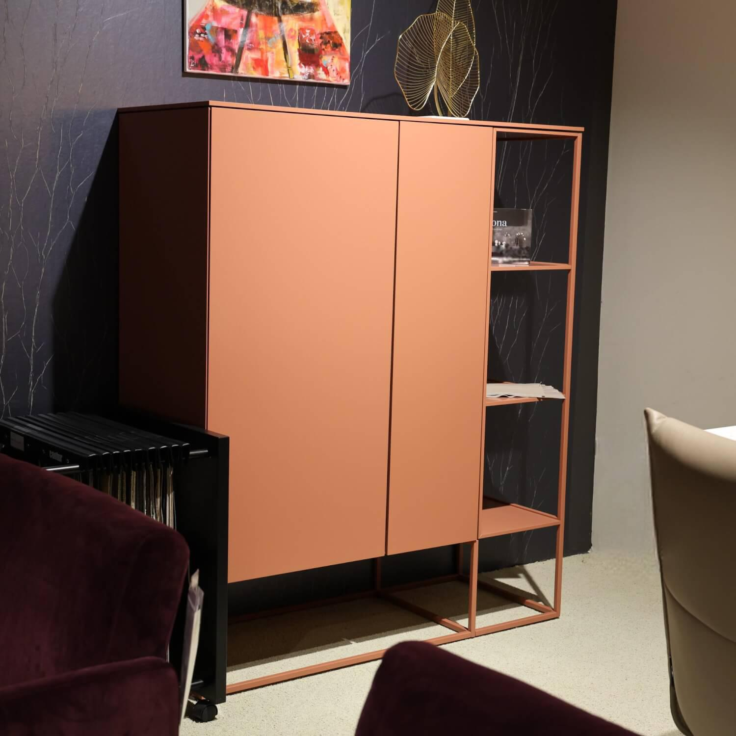 Contur - Highboard Catona C71 Lack Samtbeere 489 Rosa Tür 97 Pushbeschlag Inklusive Metall Sockelrahmen - 4