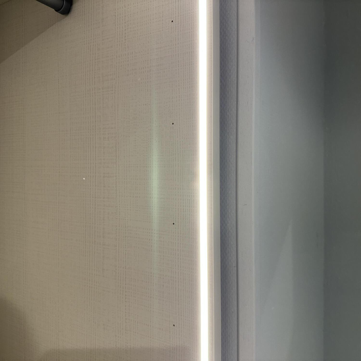 Tomasella - Schiebetürenschrank Contur Loretto Türen Lack Gola Smart OC 162 Platino Weiß Beige Glas Spiegel Innen Stoffoptik Tramato Grau Beige - 11