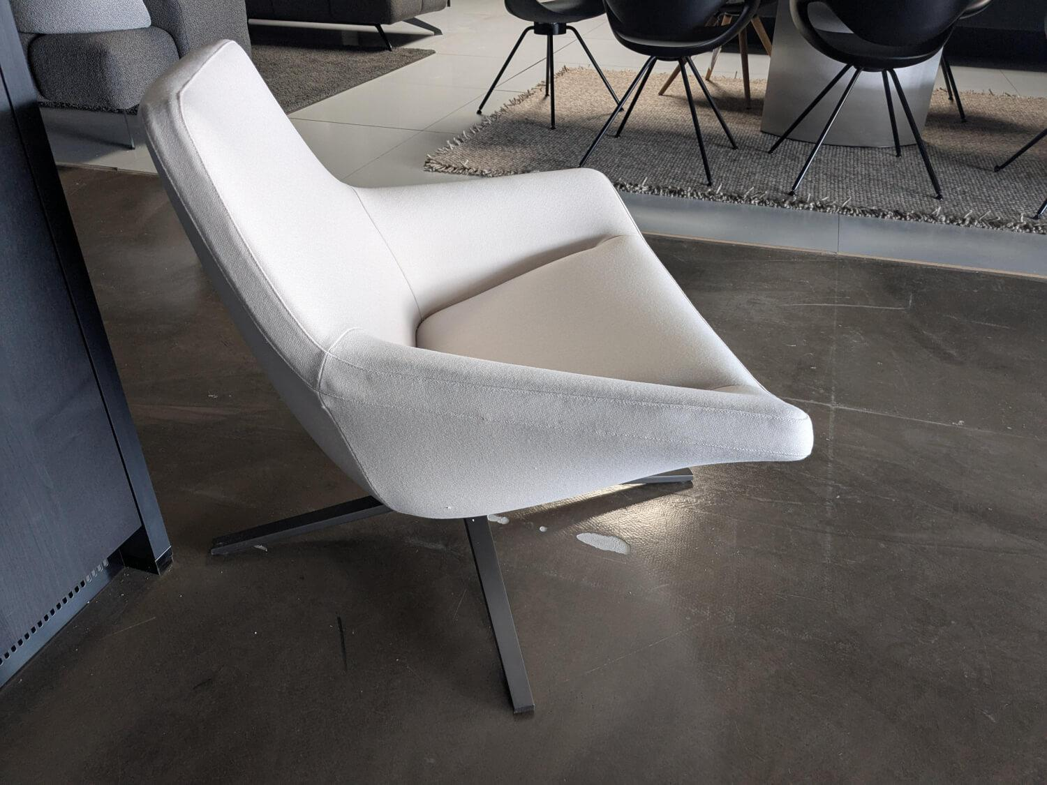 B&B Italia - Sessel Metropolitan `14 Stoff Sidro 100 Ecru 03-04 Weiß Gestell Bronzefarben - 6