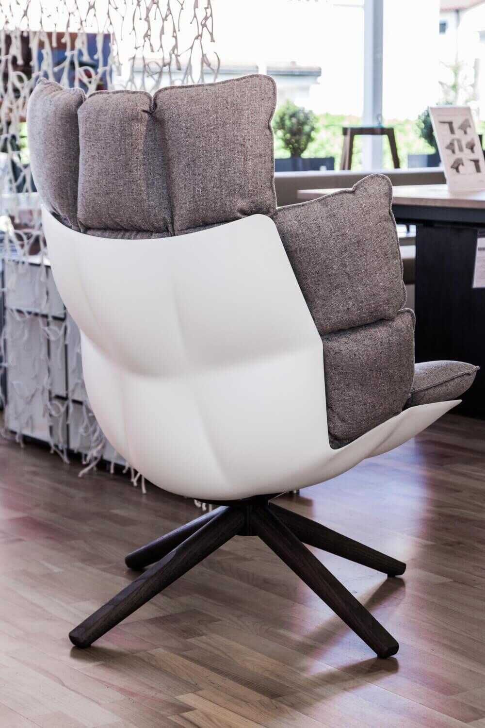 bb-italia-sessel-husk-stoff-grau-mit-hocker-5ef6227457cd B&B Italia - Sessel Husk Stoff Grau Mit Hocker - 5
