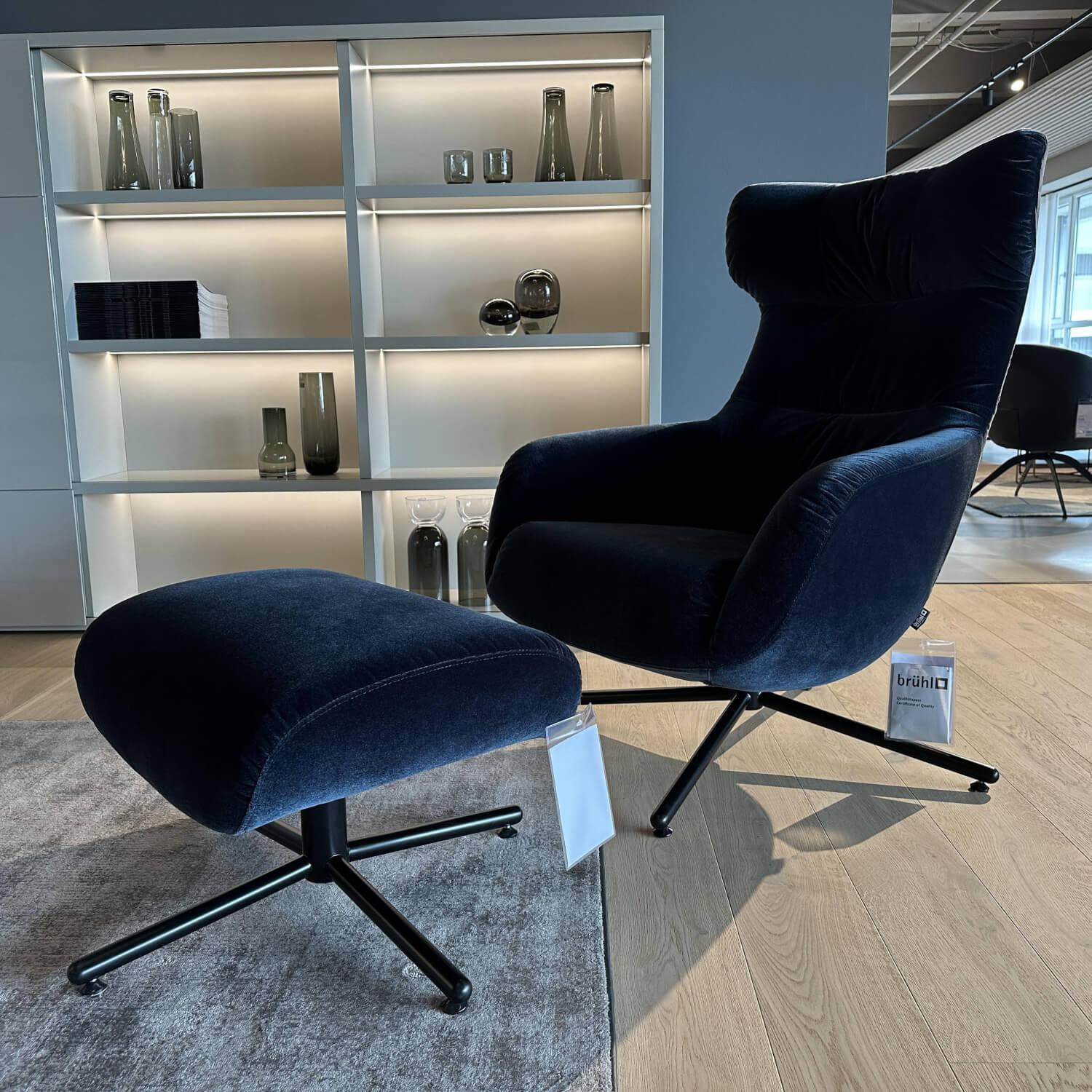 Brühl - Hochlehnsessel Victor Stoff 4473 69 Dunkelblau Kreuzfuß Schwarz Inklusive Hocker - 3