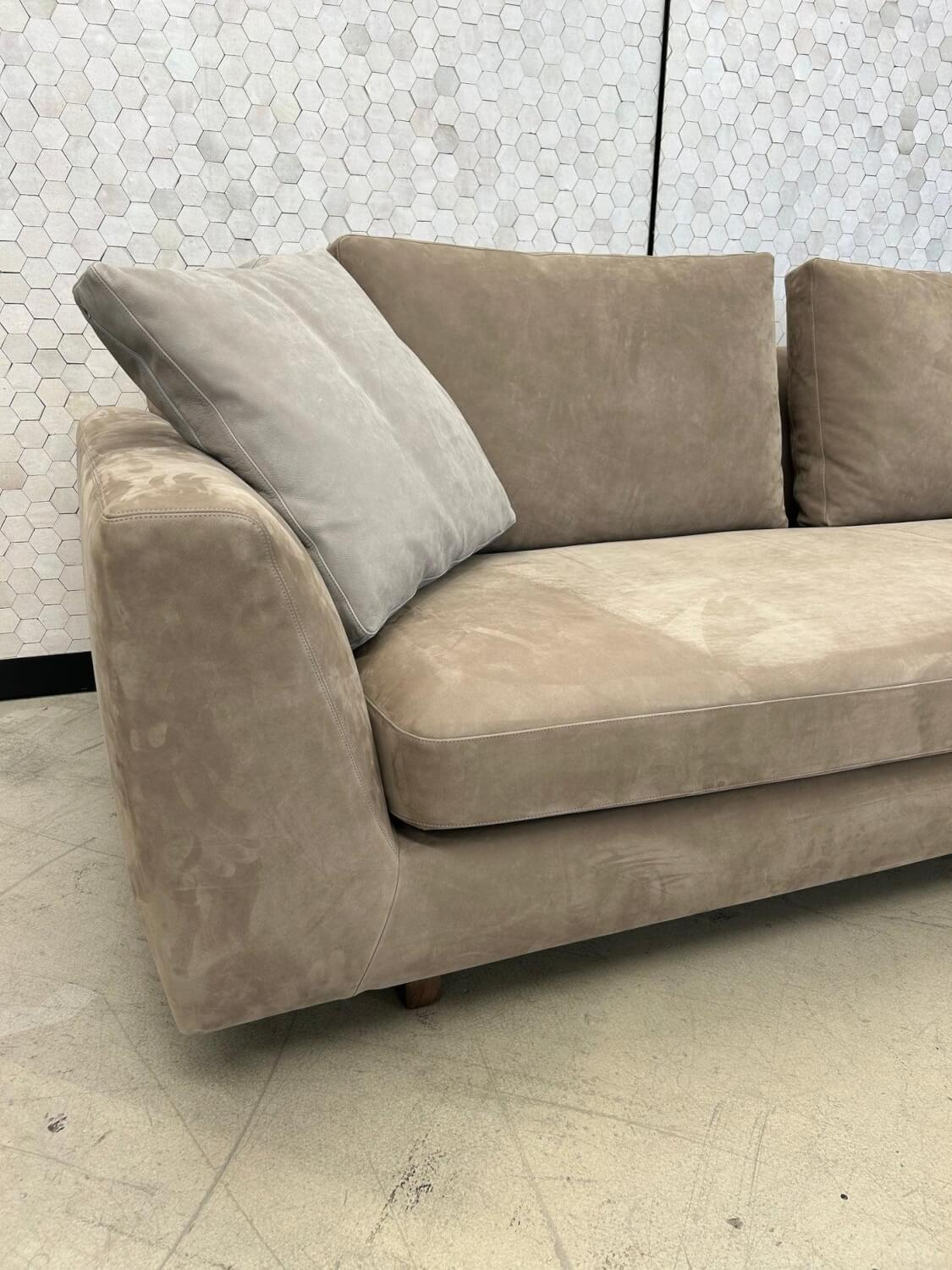 Walter Knoll - Sofa Tama Living 821 Leder Velvet 1484 Hazelnut Braun Gestell Nussbaum Mit Splint Geölt Mit Kissen Und Tablett - 3