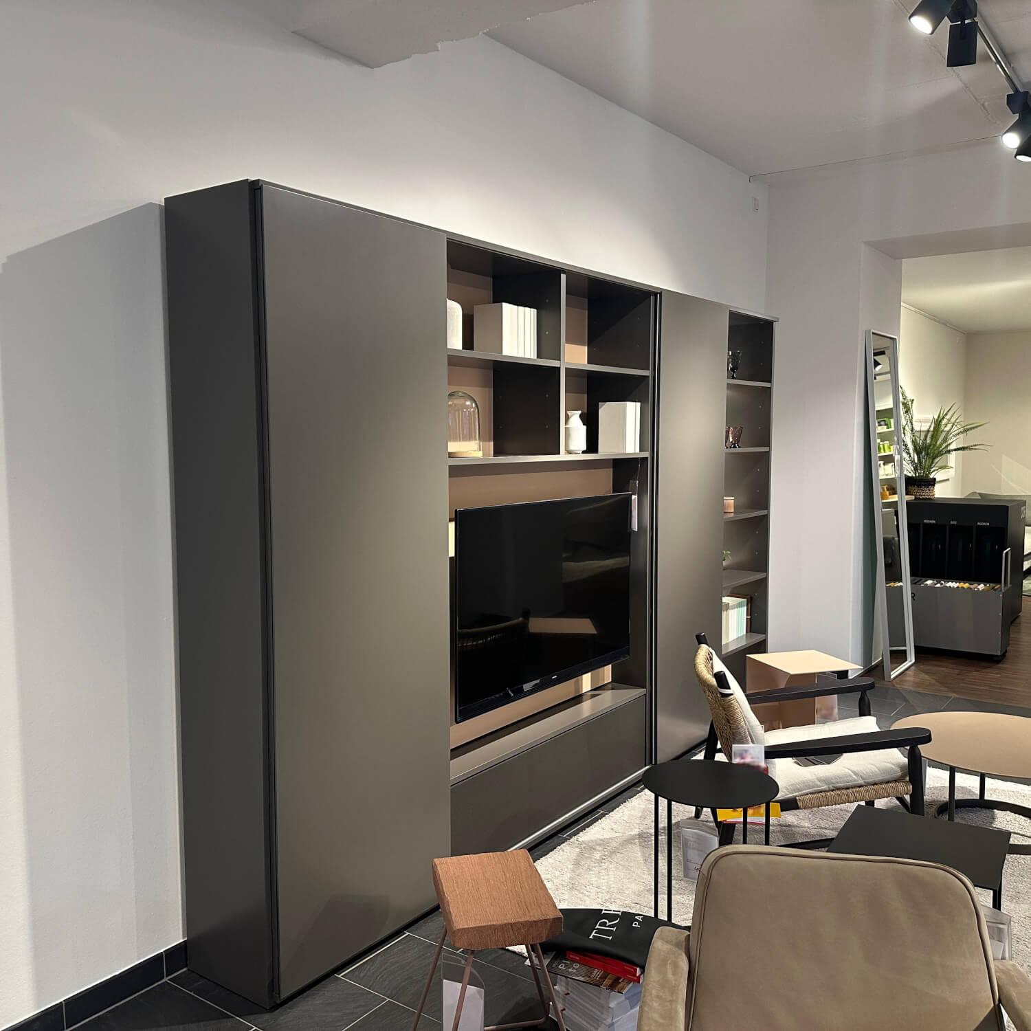 Interlübke - Wohwand Studimo Lack M16 Elephant Grau Rückwand Lack M49 Rosenquarz Rosa Beige Mit TV Und Beleuchtung - 2