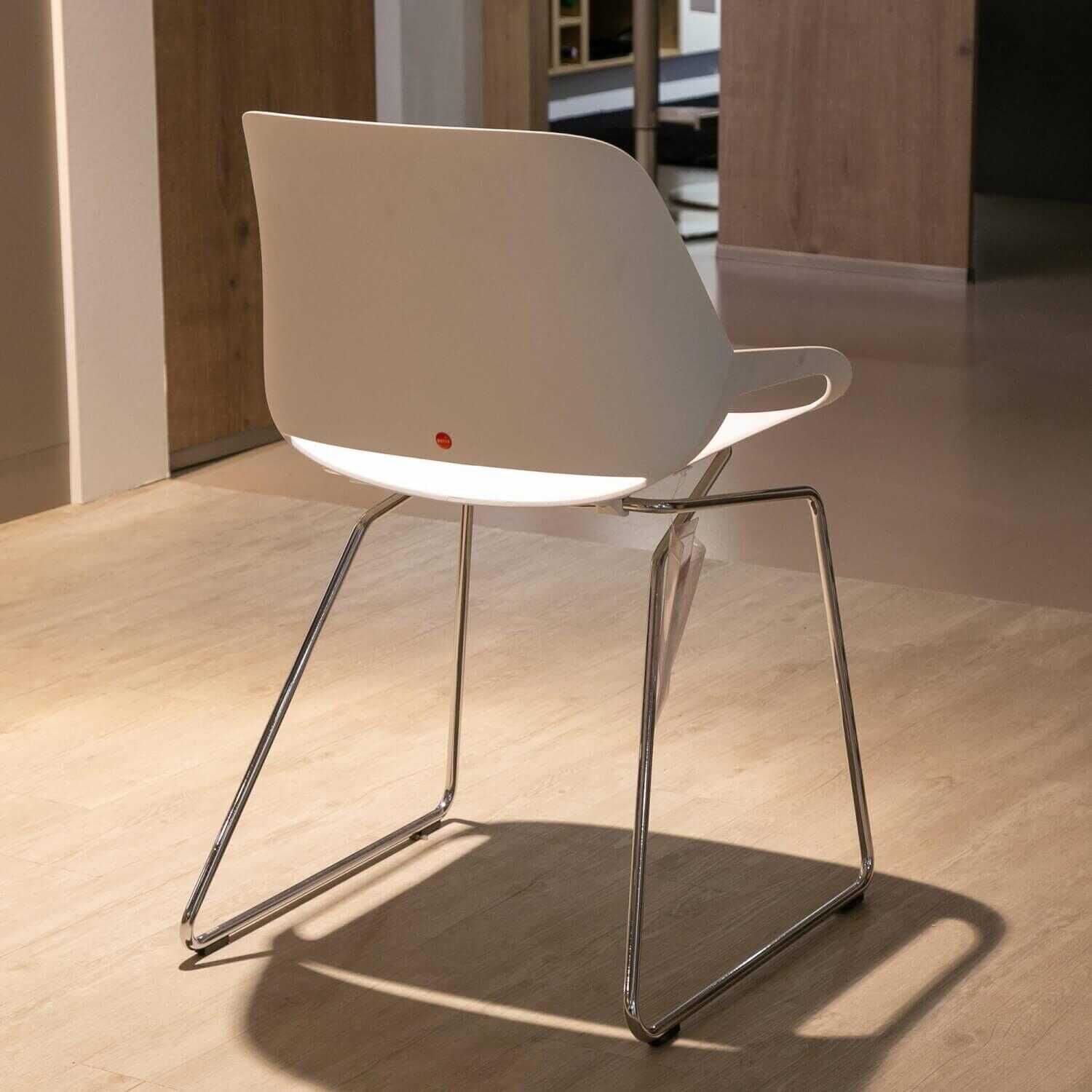 Stuhl Numo 1 Sitzschale Kunststoff Weiß Gestell Chrom Glanz